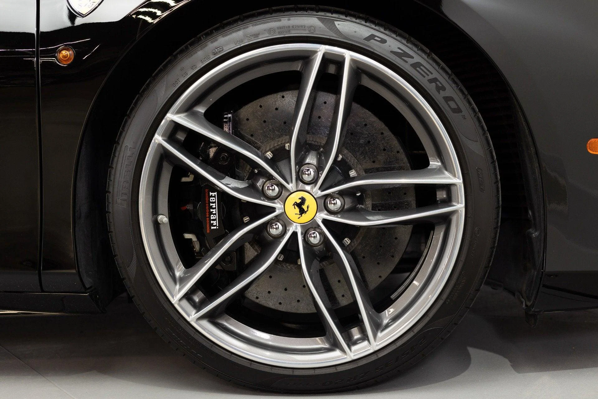 mph022_114847614_Used_2017_Ferrari_488_Spider_1777367826_7eebd203ff