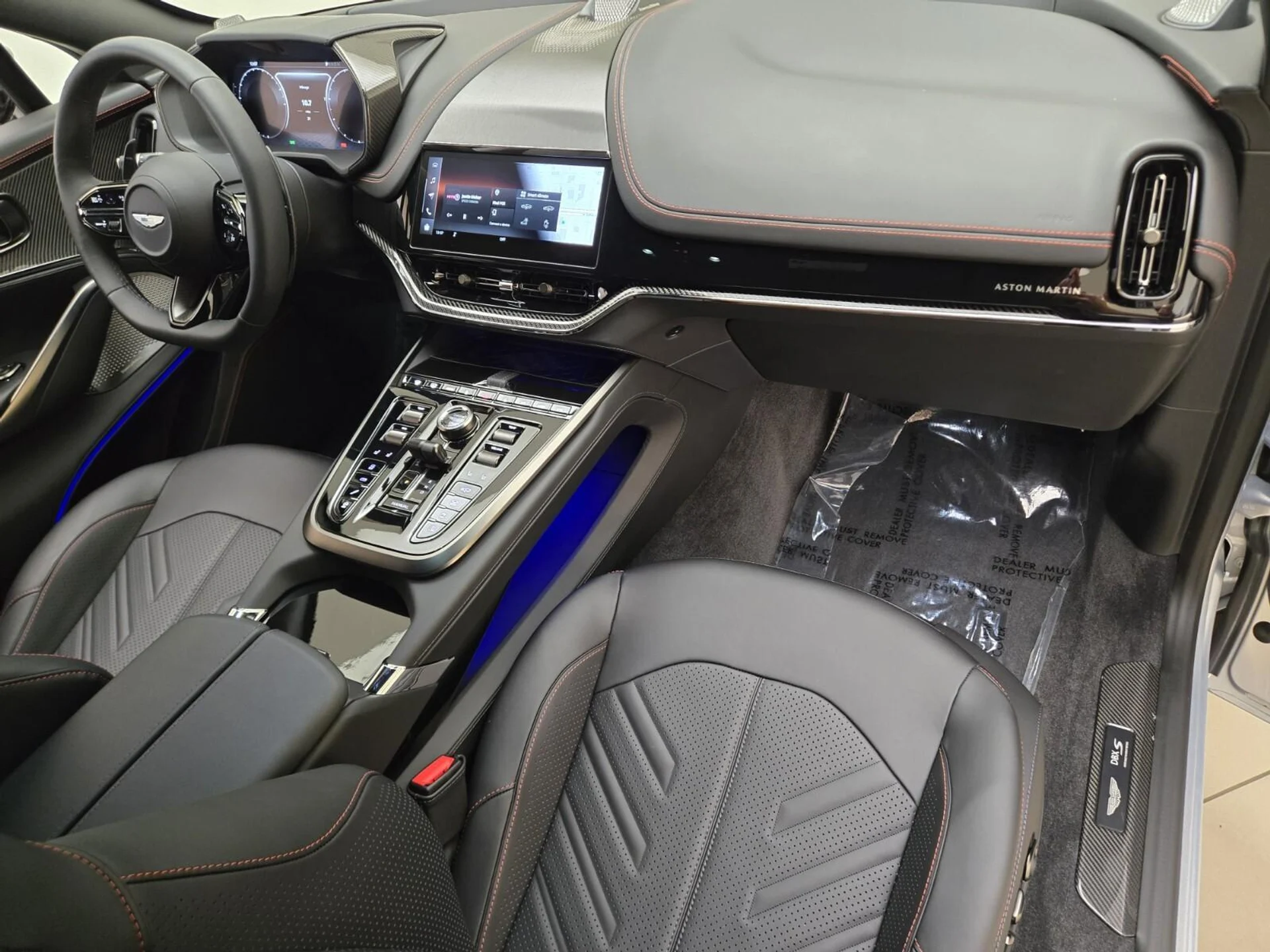mph022_1148769336_New_2026_Aston_Martin_DBX_S_1780637077_7c9fe93965