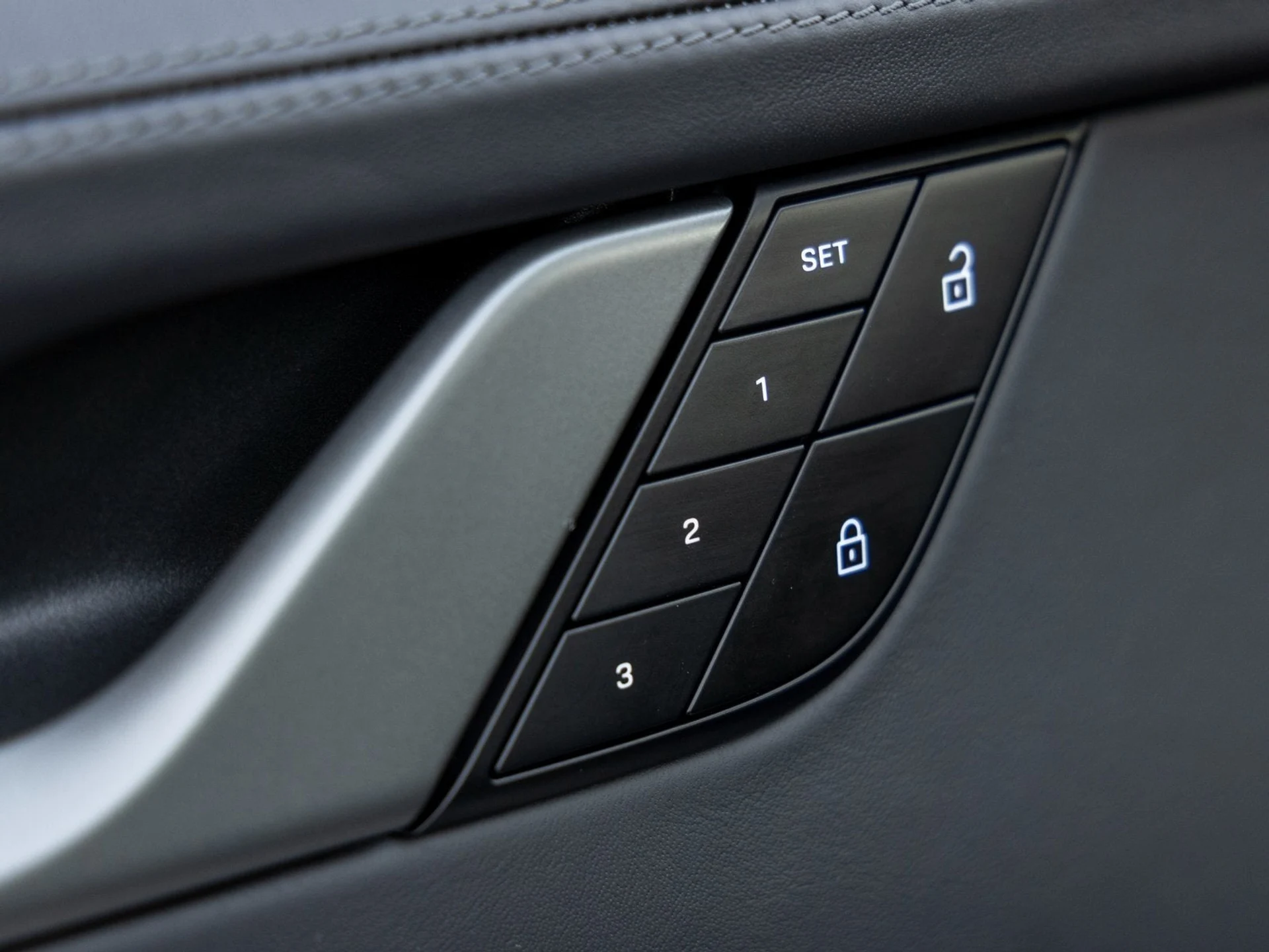 mph022_1150046446_23_c144e89329