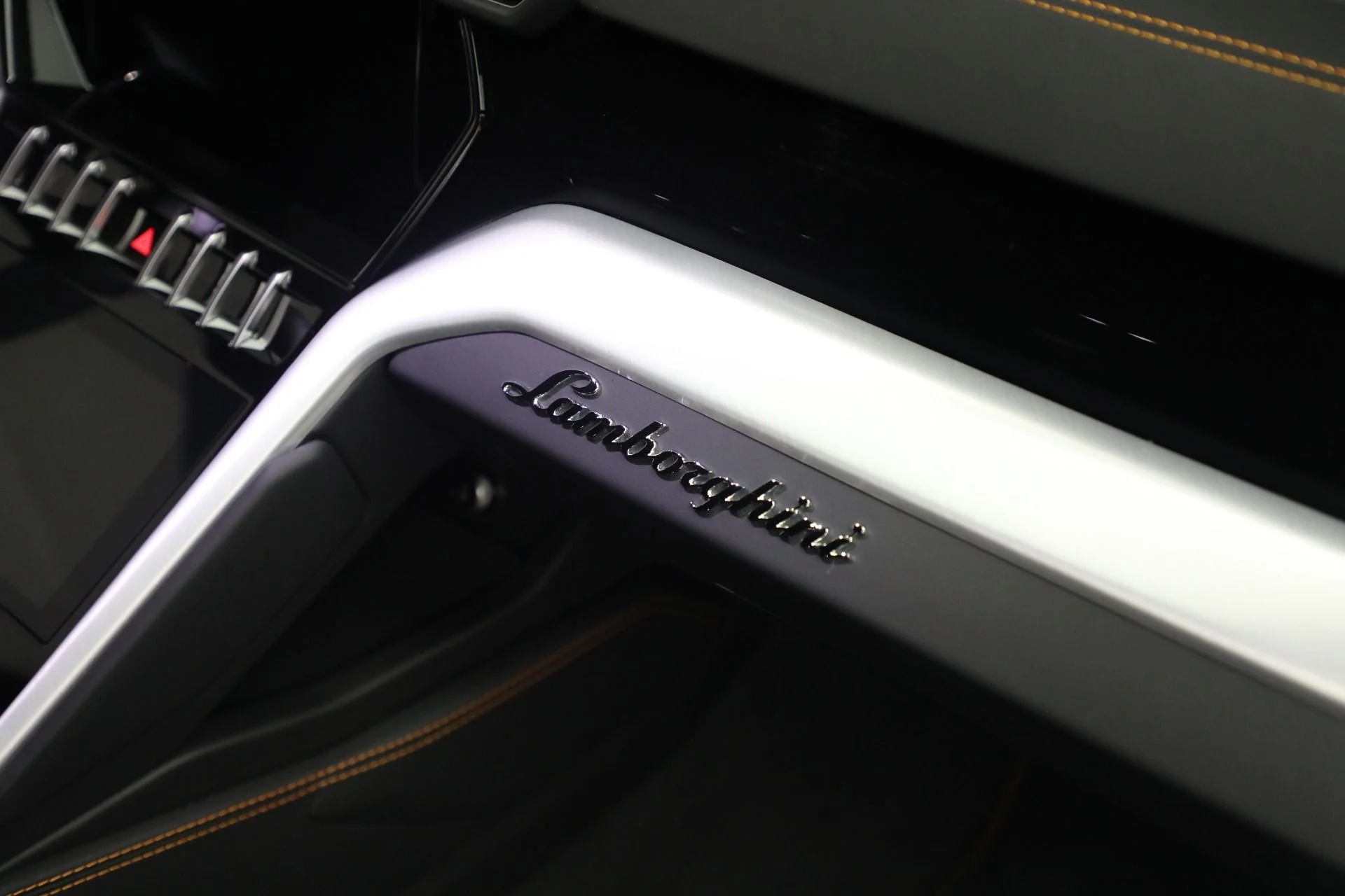 mph022_115292075_Used_2024_Lamborghini_Urus_S_5e86781e6b