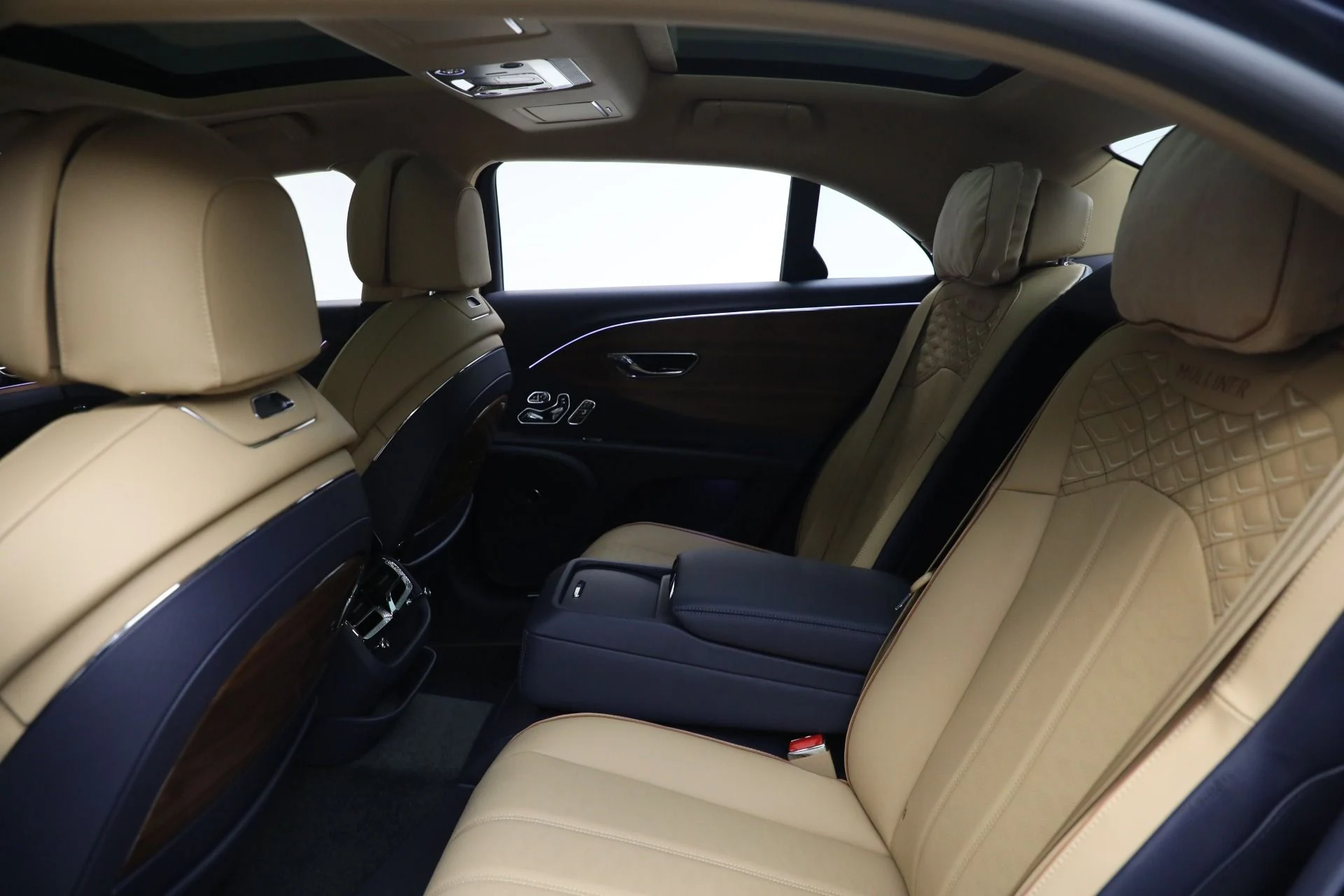 mph022_1158083496_New_2025_Bentley_Flying_Spur_Mulliner_79fd986956