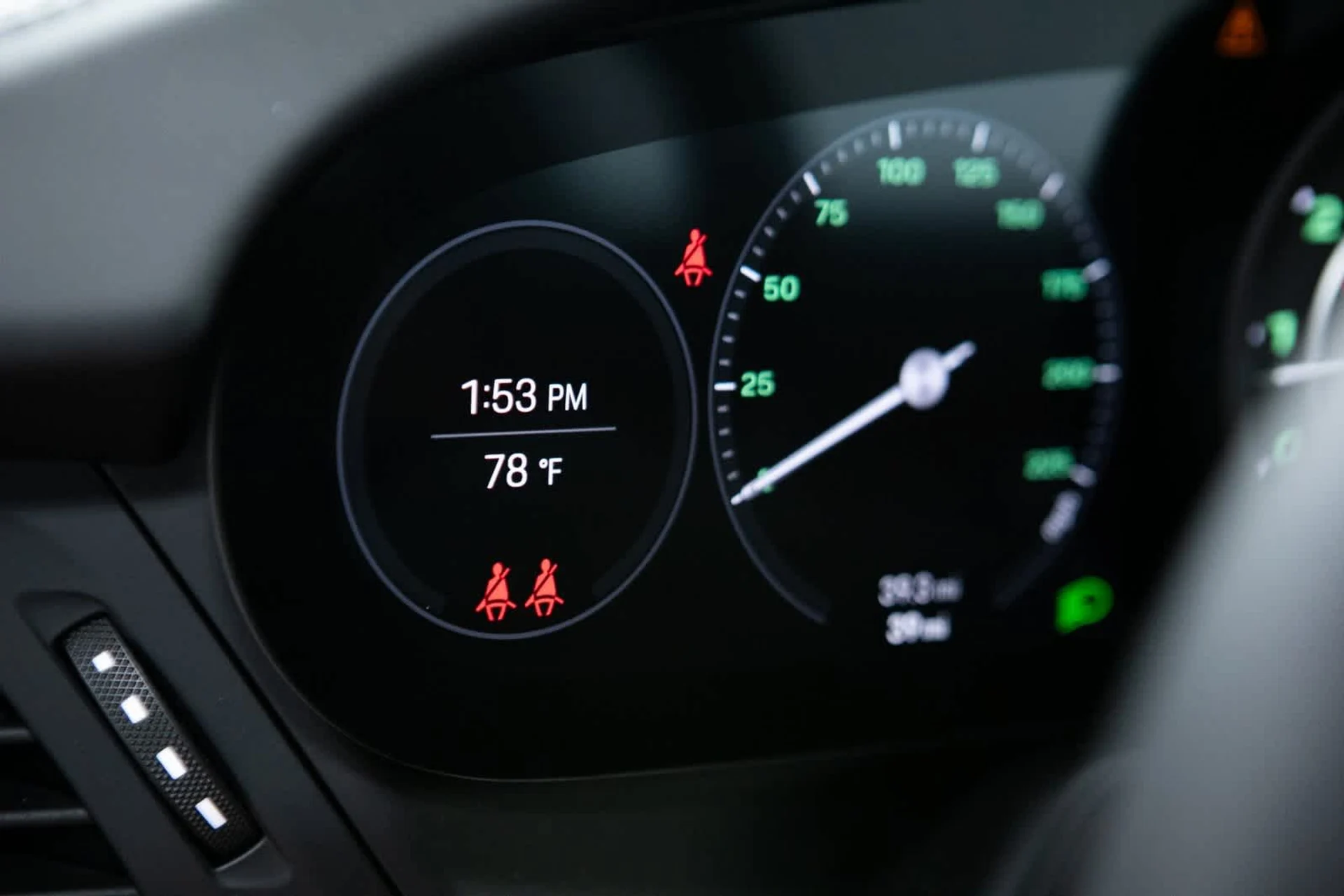 mph022_1159477686_e3cb93e49e565b2f7d2b4cc4baff3d29x_5887a66837