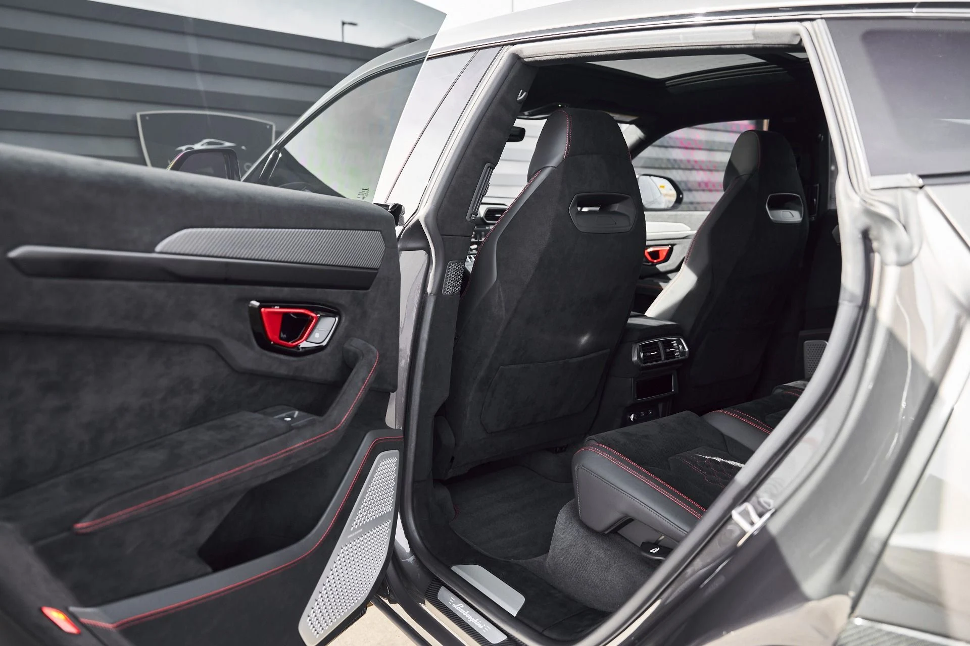 mph022_1159875643_Used_2023_Lamborghini_Urus_Performante_1771116654_bf80248ec7