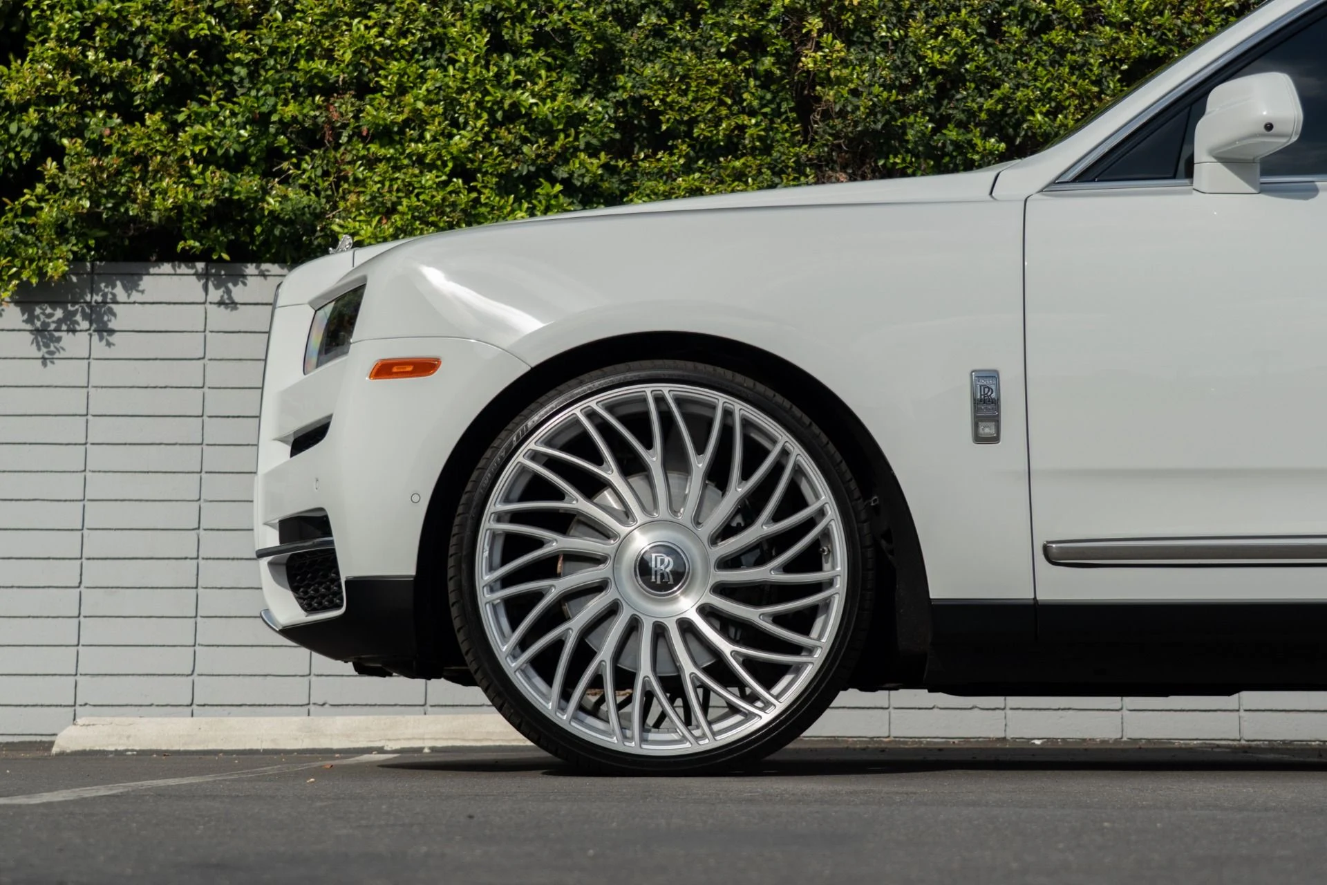 mph022_1161825948_Used_2022_Rolls_Royce_Cullinan_1758310349_bc0c7c6a10