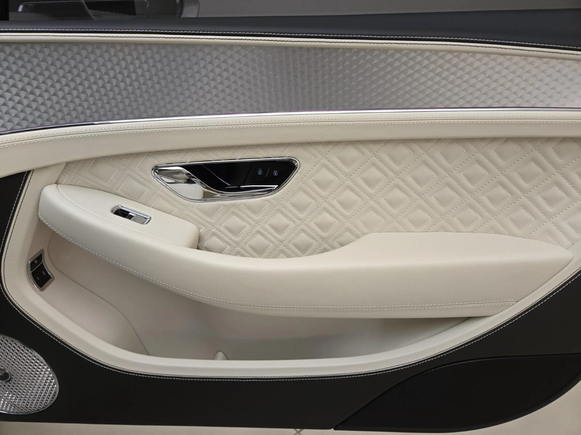 mph022_116991635_Used_2023_Bentley_Continental_GT_Speed_1777355854_cb6d119d31