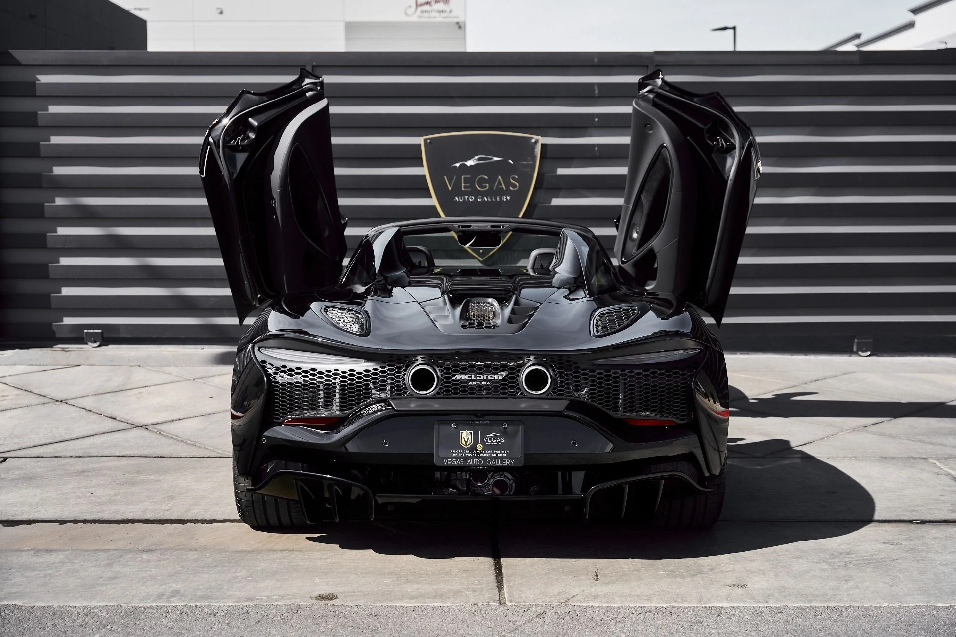 mph022_1175833031_Used_2025_Mc_Laren_Artura_Performance_1772246886_9833b10b03