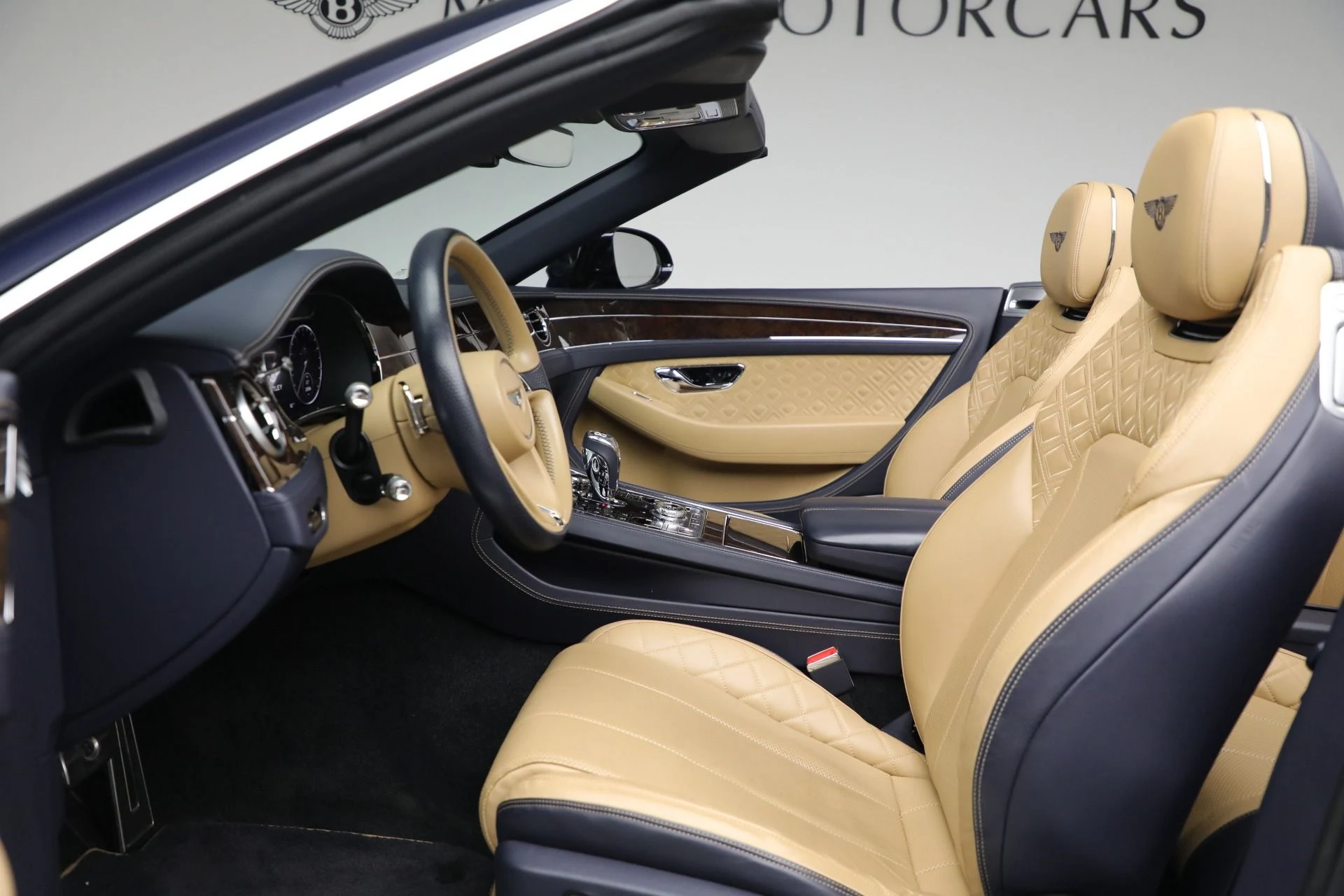 mph022_1180533410_Used_2020_Bentley_Continental_GTC_V8_a687c21e0e