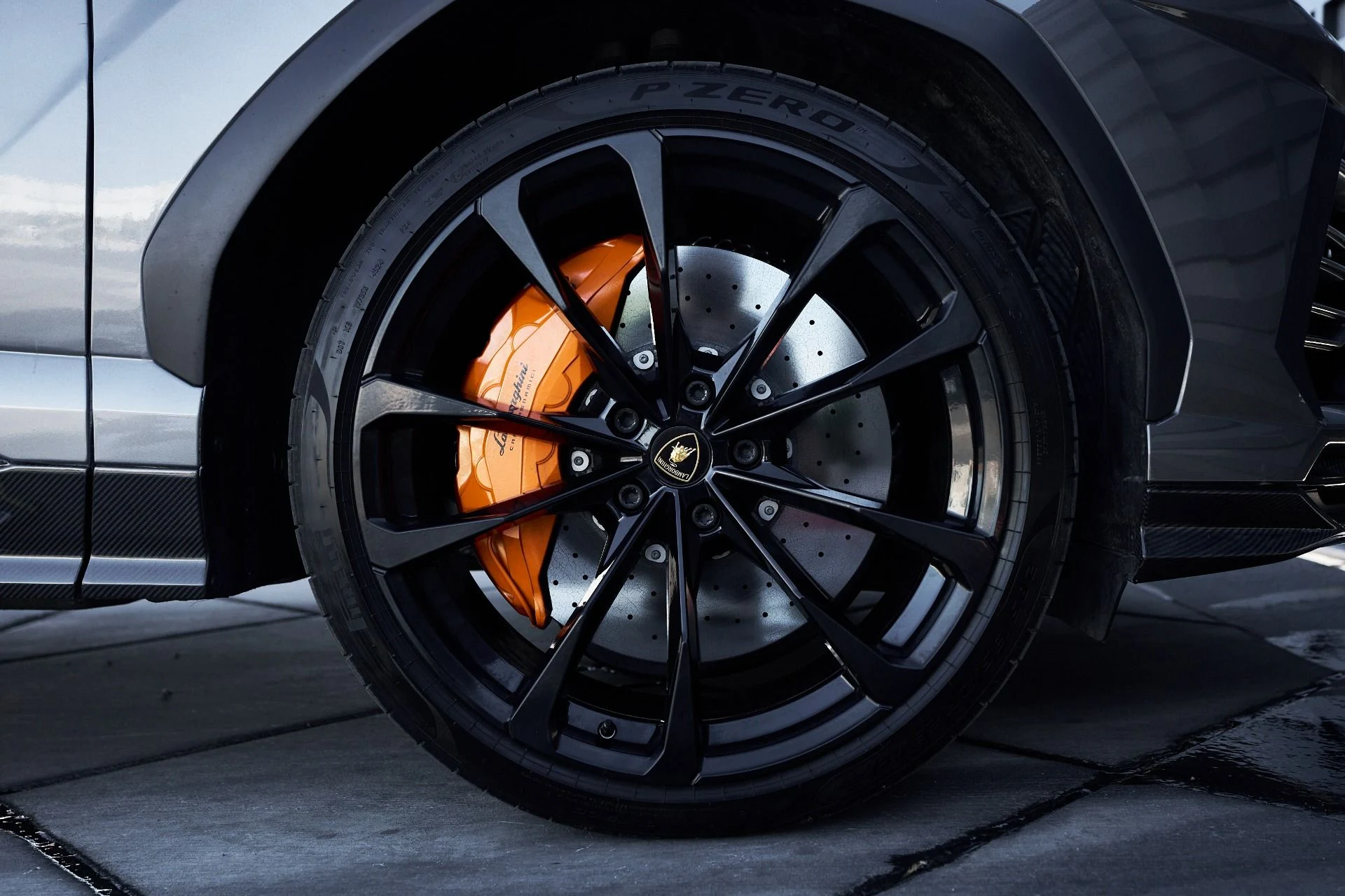 mph022_118133114_Used_2022_Lamborghini_Urus_Base_1759562036_54f2b84300