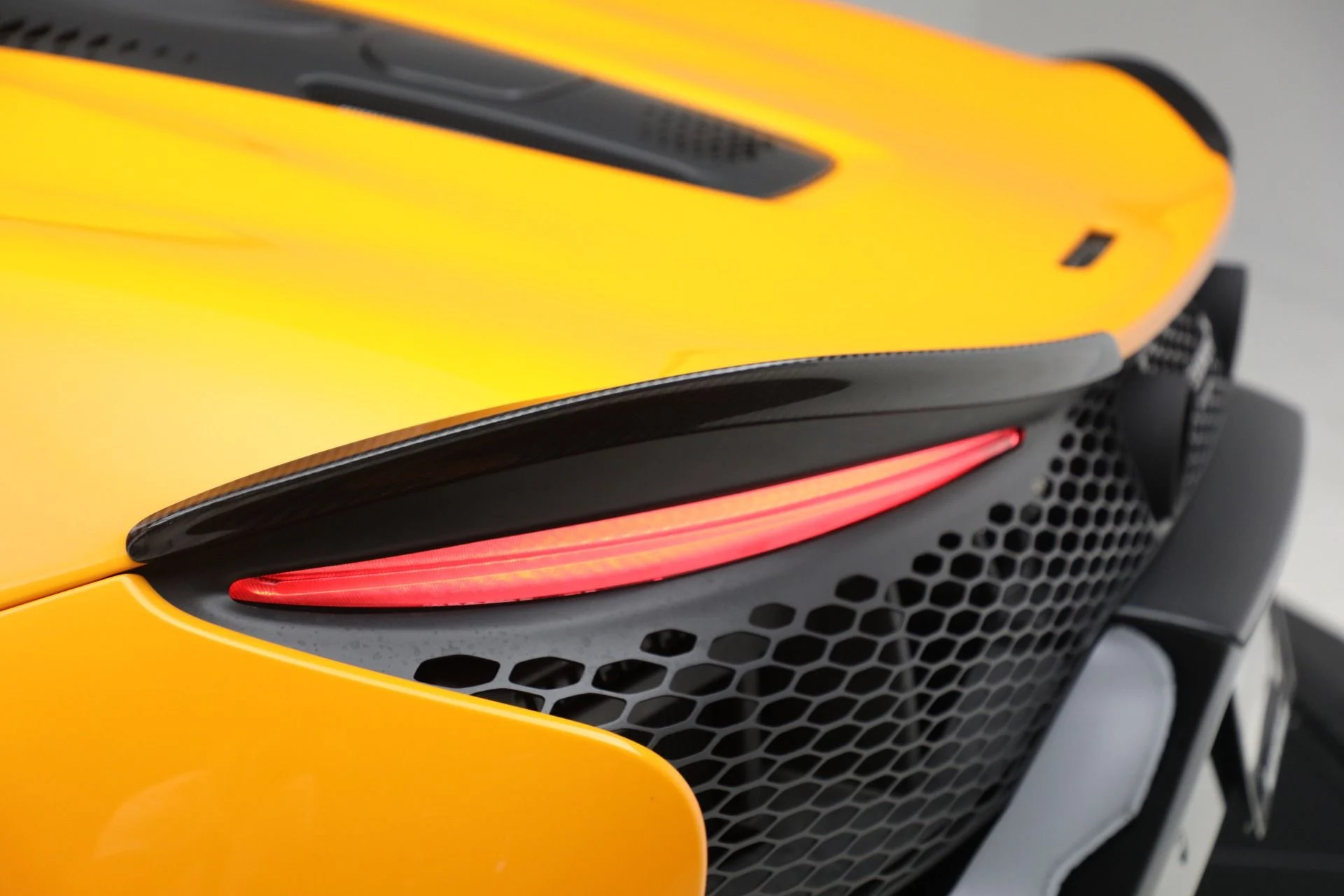 mph022_1183520140_Used_2024_Mc_Laren_Artura_Tech_Lux_45672bf38e