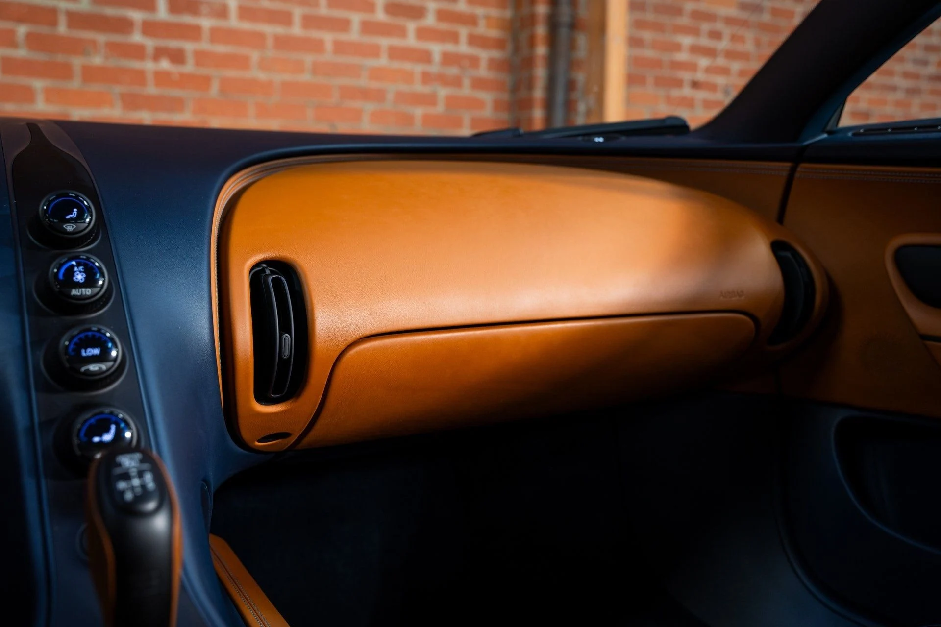 mph022_1184769705_681856503d5c5ea52bd38d9262f86a94x_53fa3e9bf4