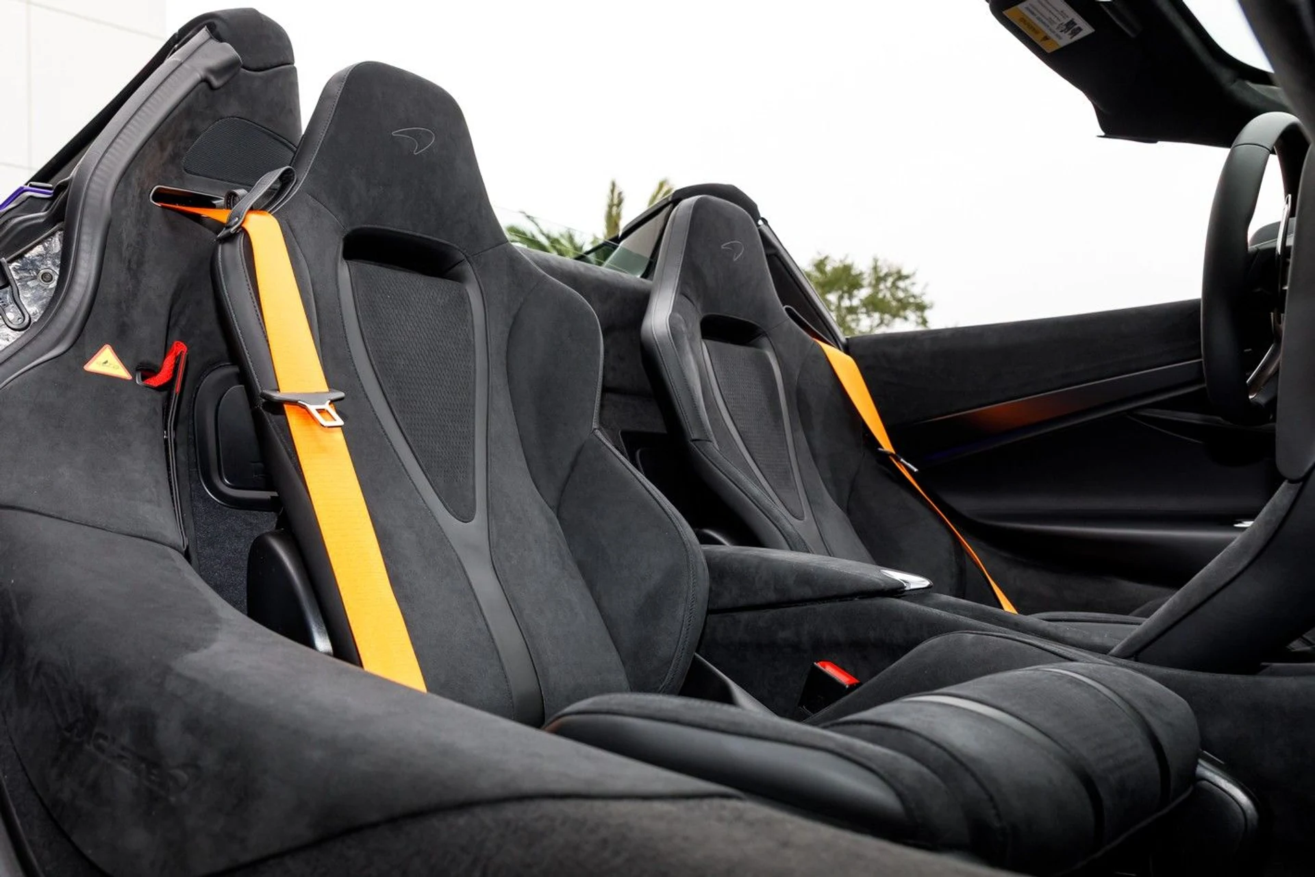 mph022_1188677049_627_p23_l_5db901c6ad