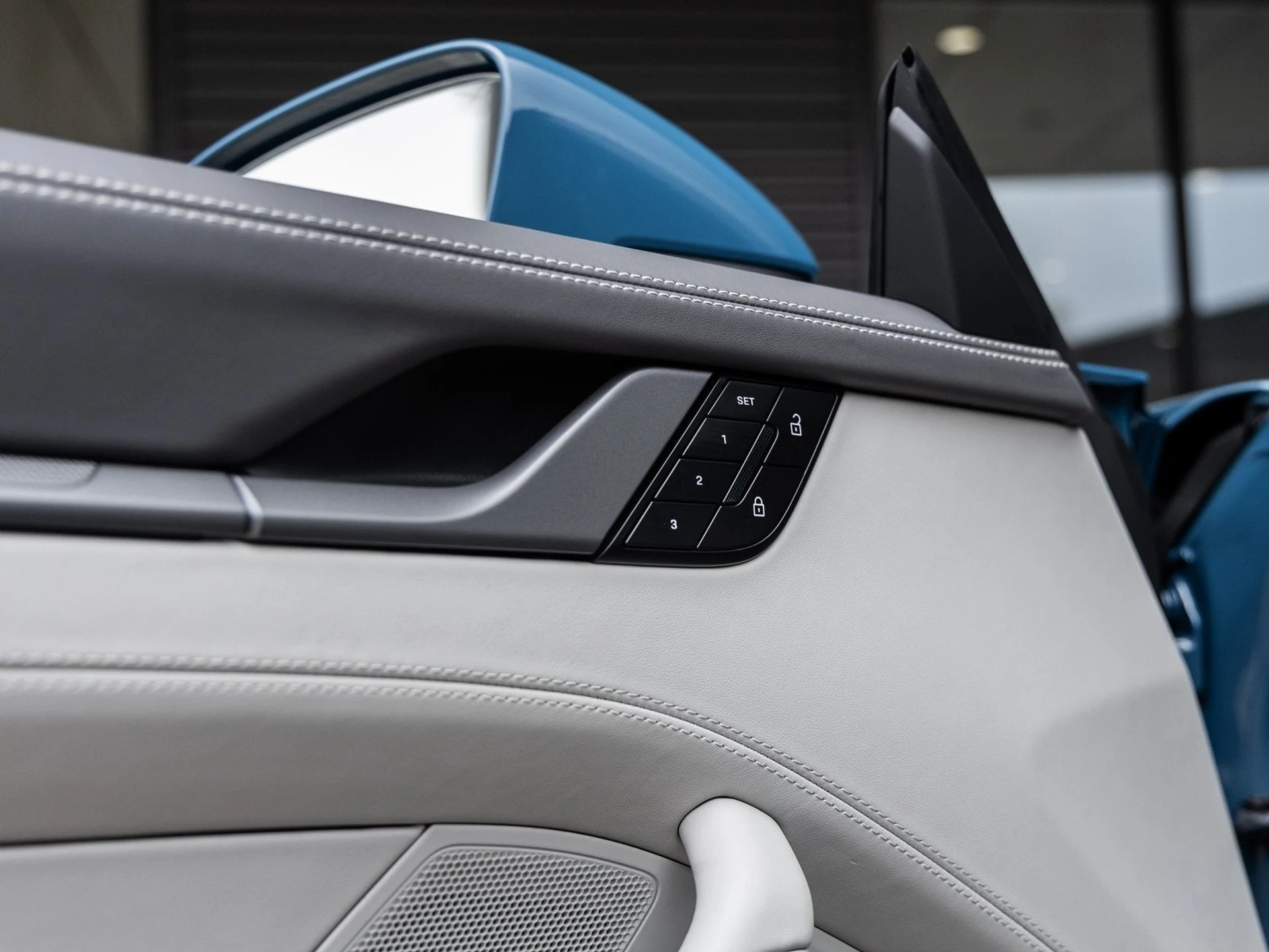 mph022_1190921386_23_f5c2038ed9