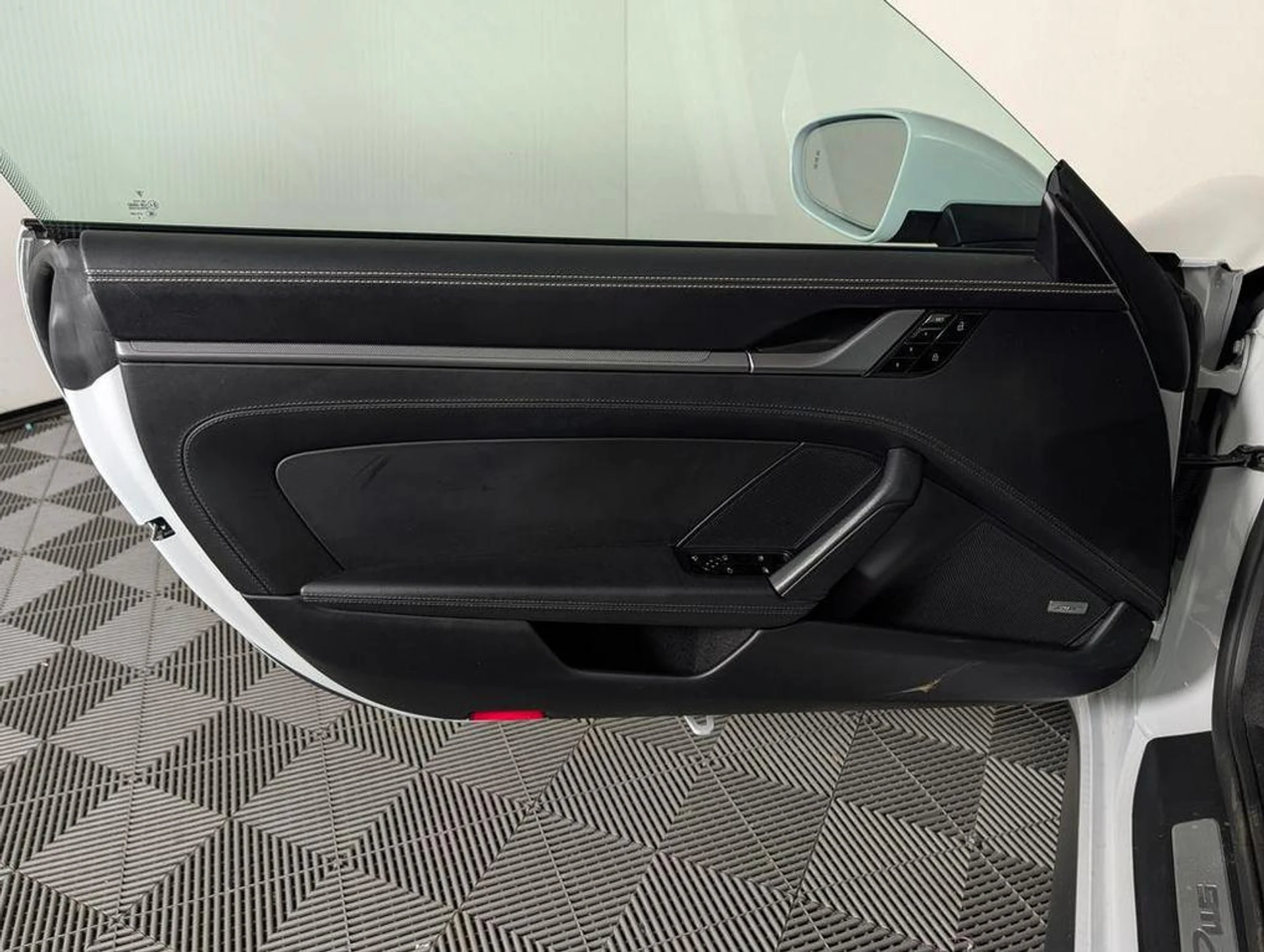 mph022_1190956851_a_Tl_D_XS_2_N_Ag83zdkj8au_H6j_Ytkc_5faae9572c