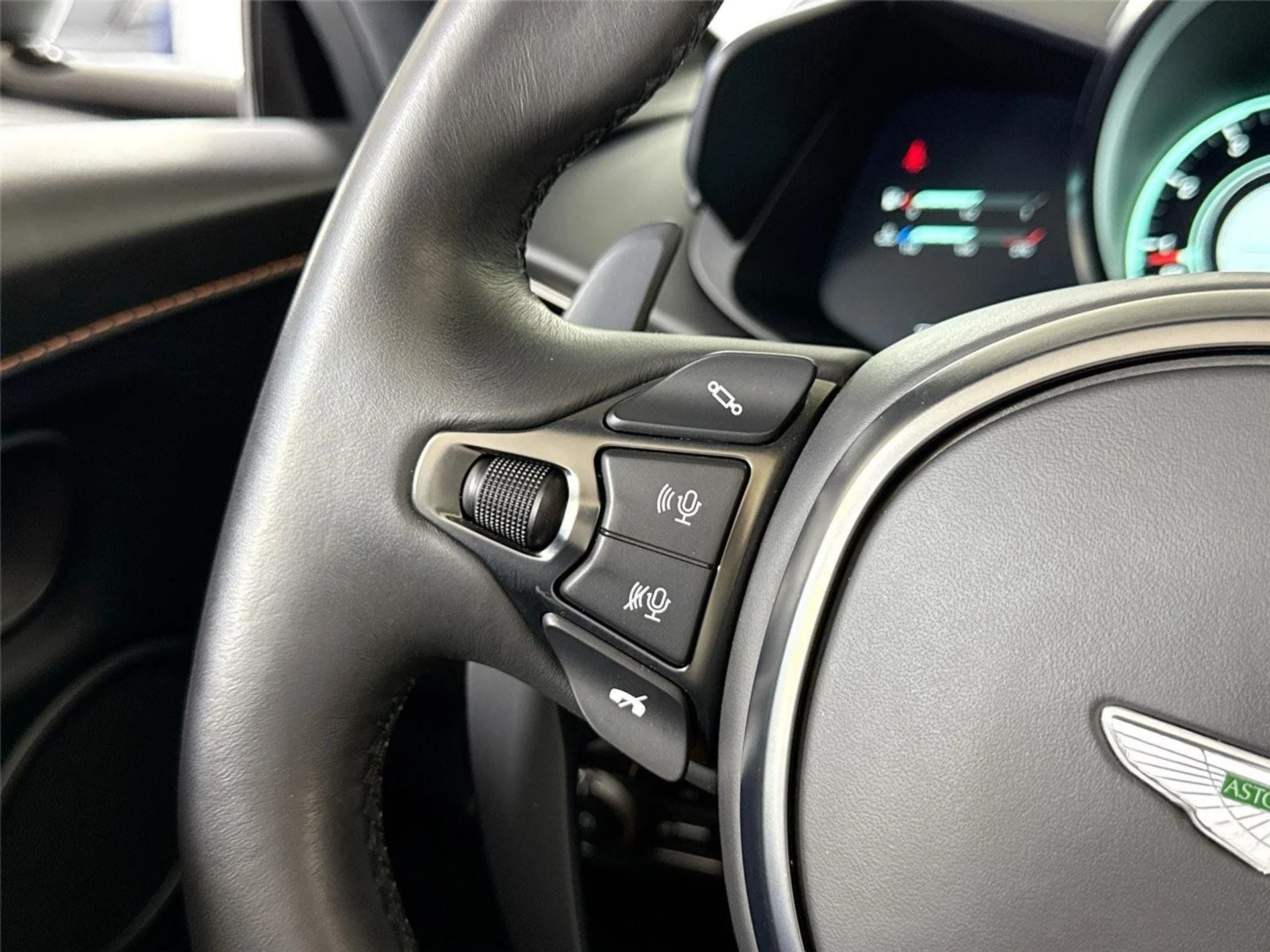 mph022_1193592339_a1427bc3dffb4f8391305b57a5cf8f72_1110a1656a