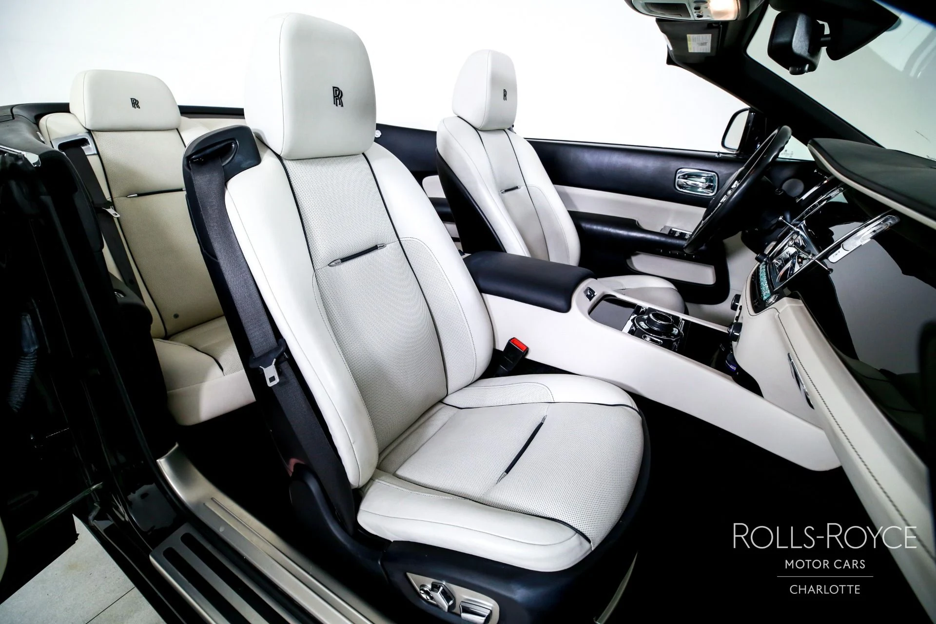 mph022_1205467141_Used_2017_Rolls_Royce_Dawn_1789144580_cfa432fe91
