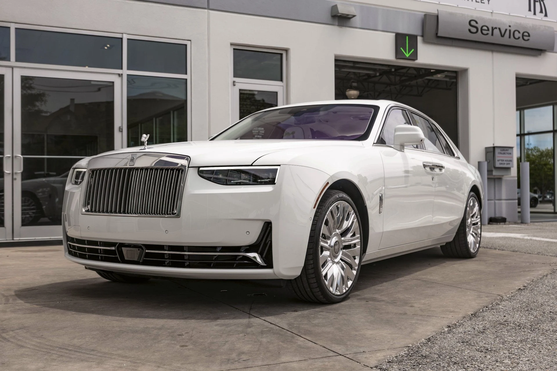mph022_1205810247_Hi_Tech_Luxury_Imports_LLC_SCA_13_GZ_09_TU_235637_image_22_1732e36e25