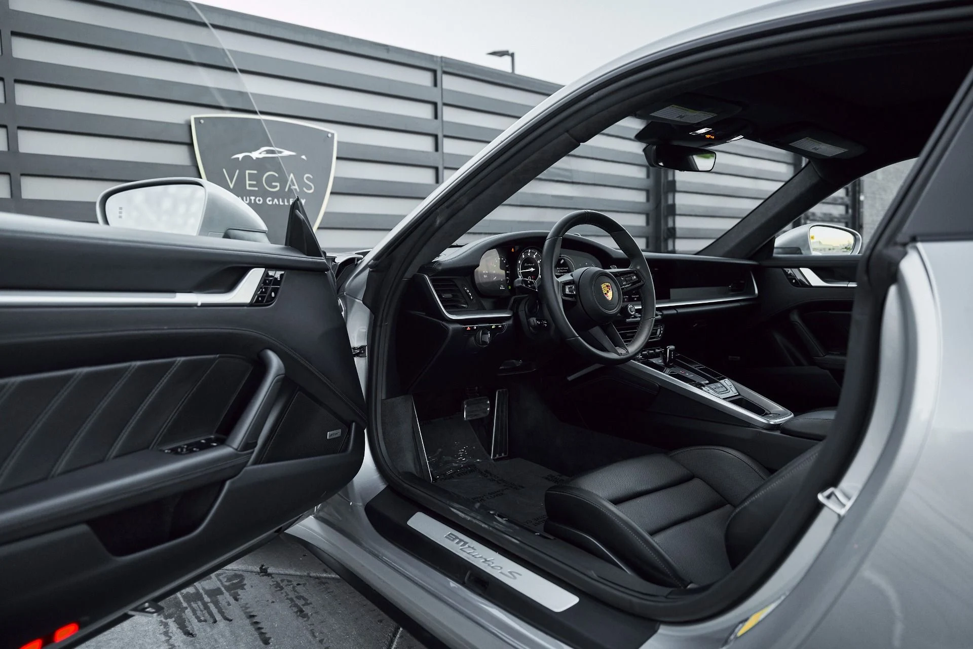 mph022_12071214_Used_2021_Porsche_911_Turbo_S_1769305660_1f574049f5