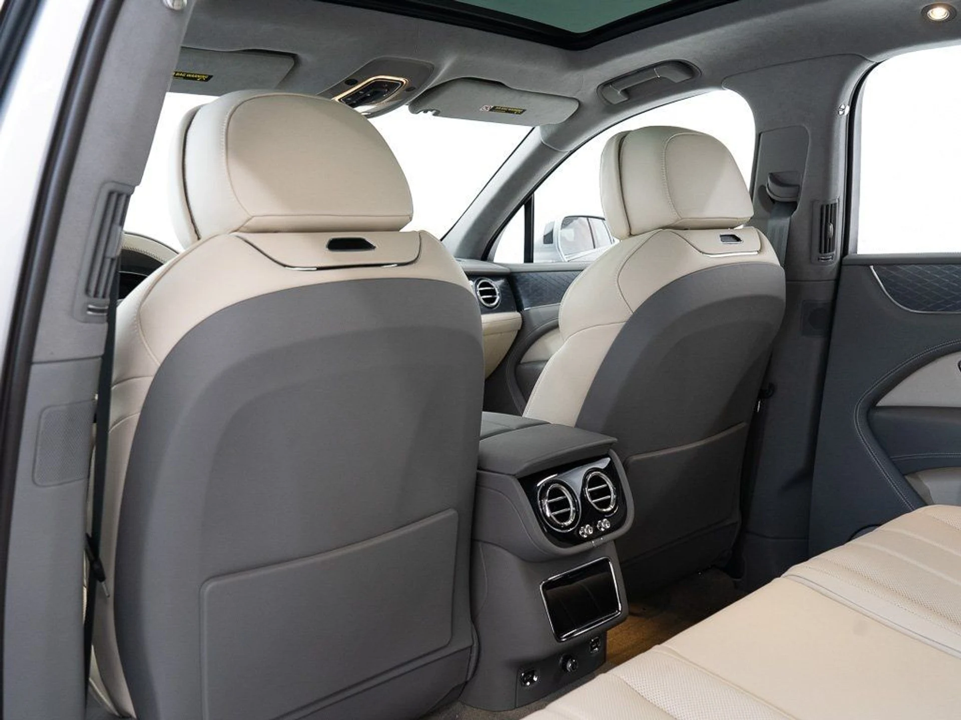 mph022_1227102705_9a71a6af74e22679113d1ef5fd835630_9e2629837f