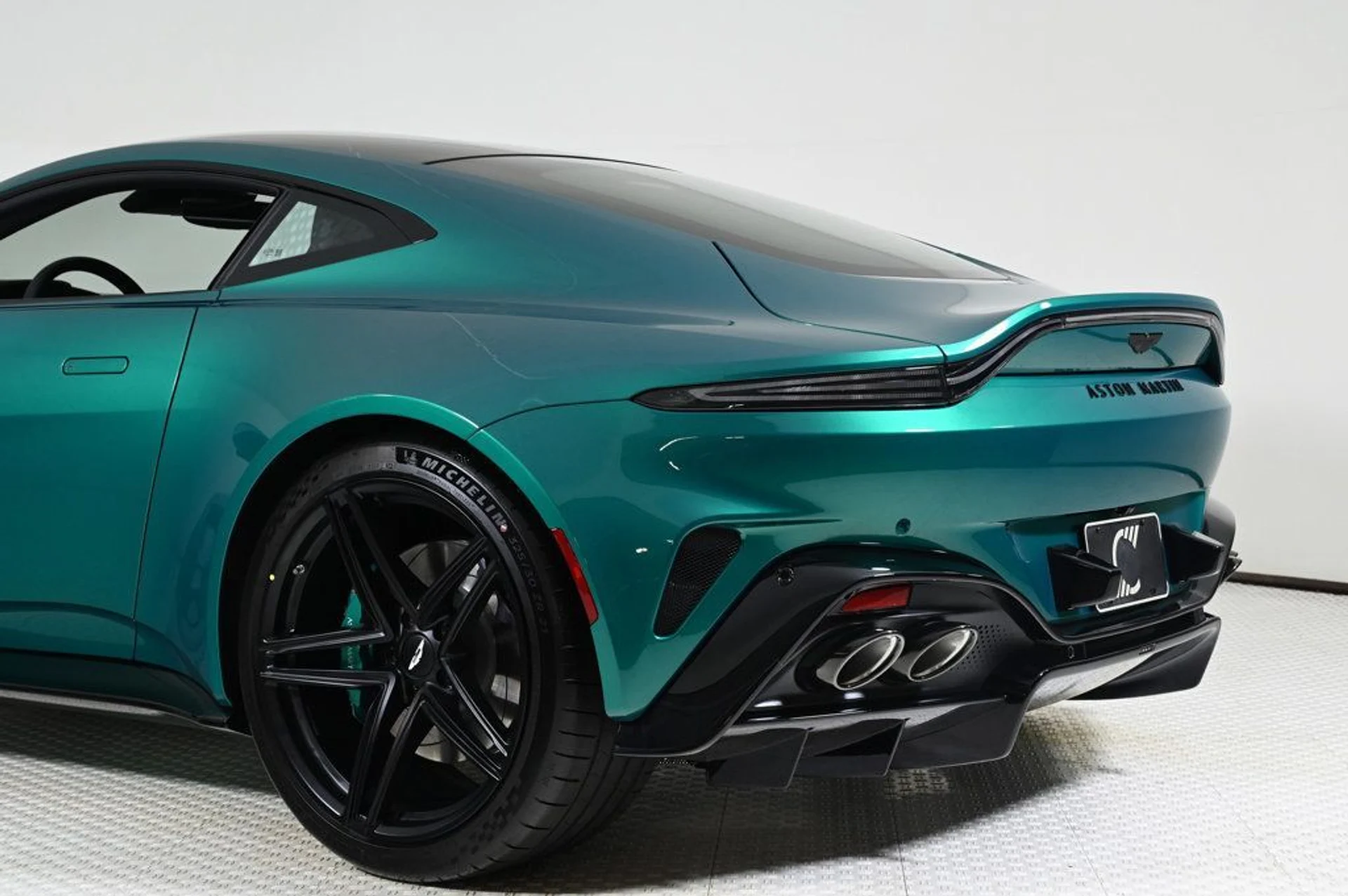 mph022_1227434773_new_2026_aston_martin_vantage_coupe_11350_22901326_22_1024_1b3931a9f4