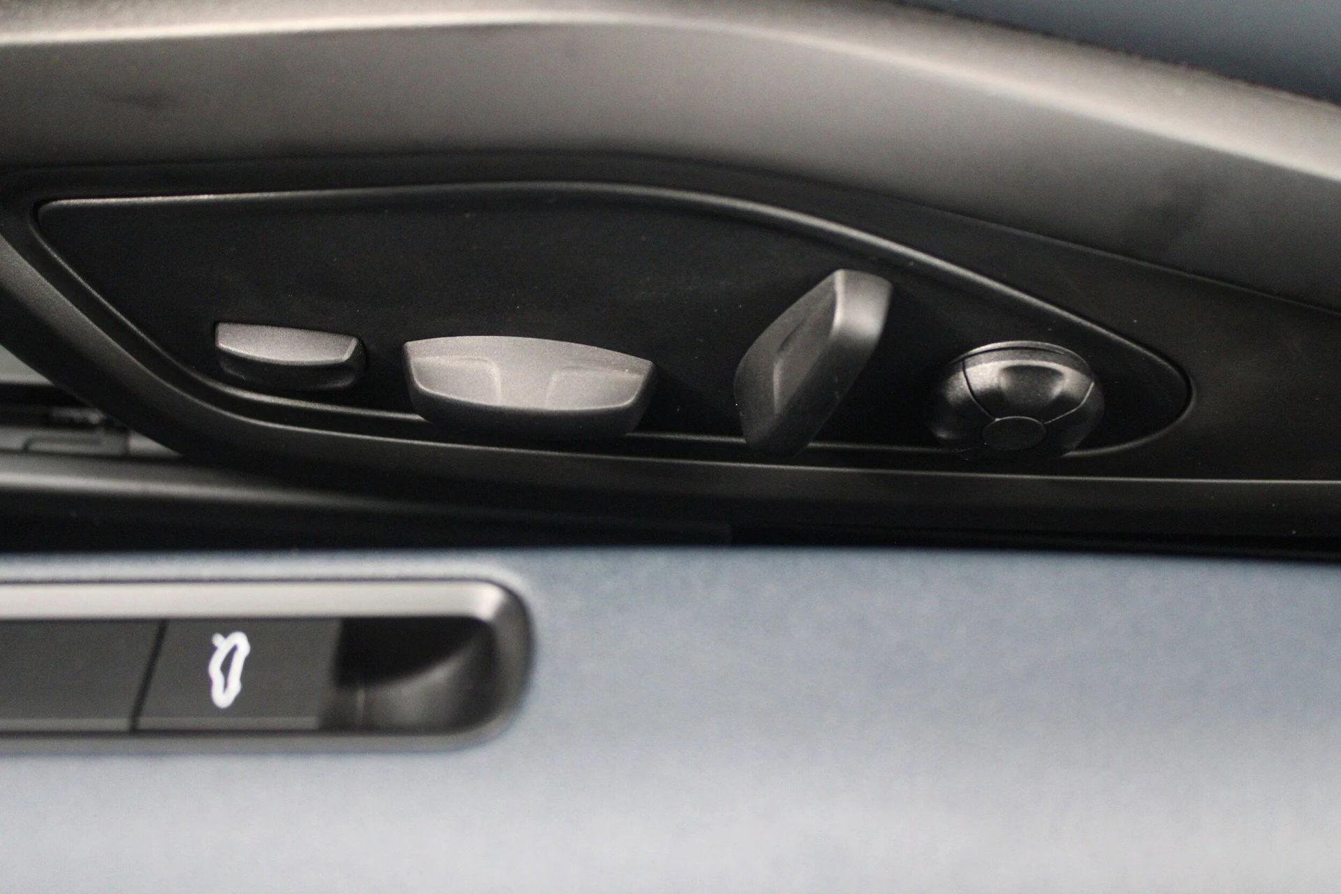 mph022_1234044197_189dd5e5937da33a53979b8f8bded728x_9dd9debdb6