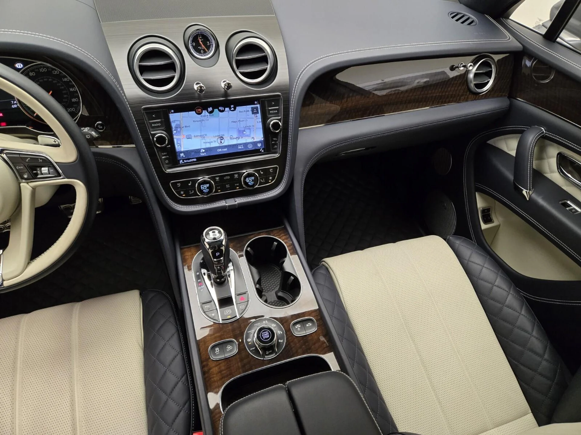 mph022_1236383881_Used_2018_Bentley_Bentayga_1760597642_ace49e5734