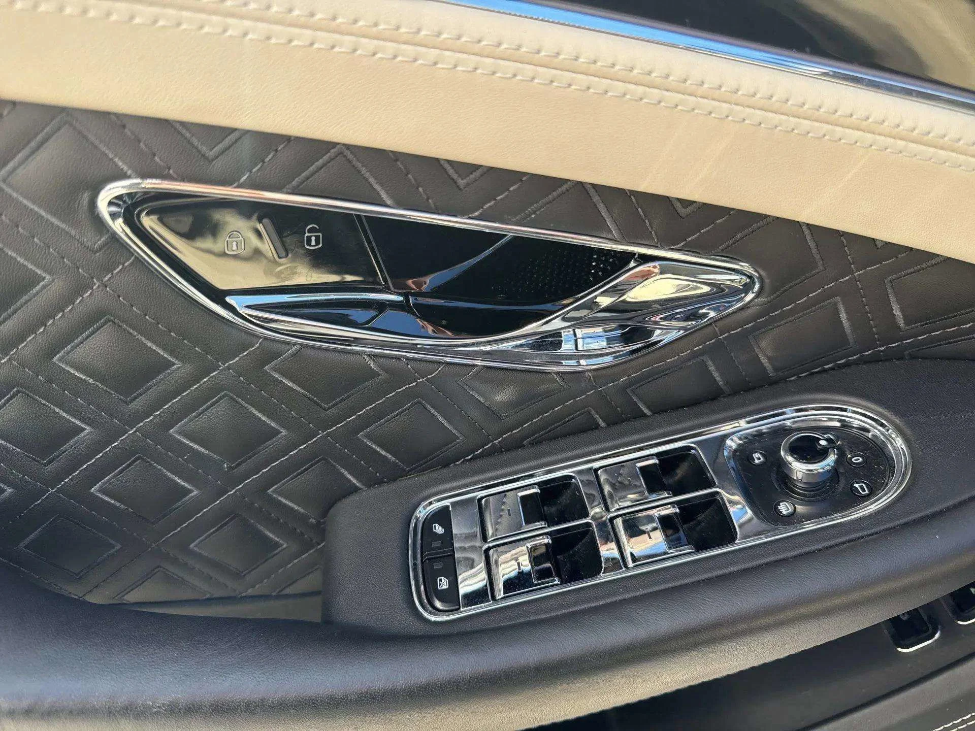 mph022_1253927246_1eb6102e8fd249feb0c1aa76b8f220a8_1351dfb9a1