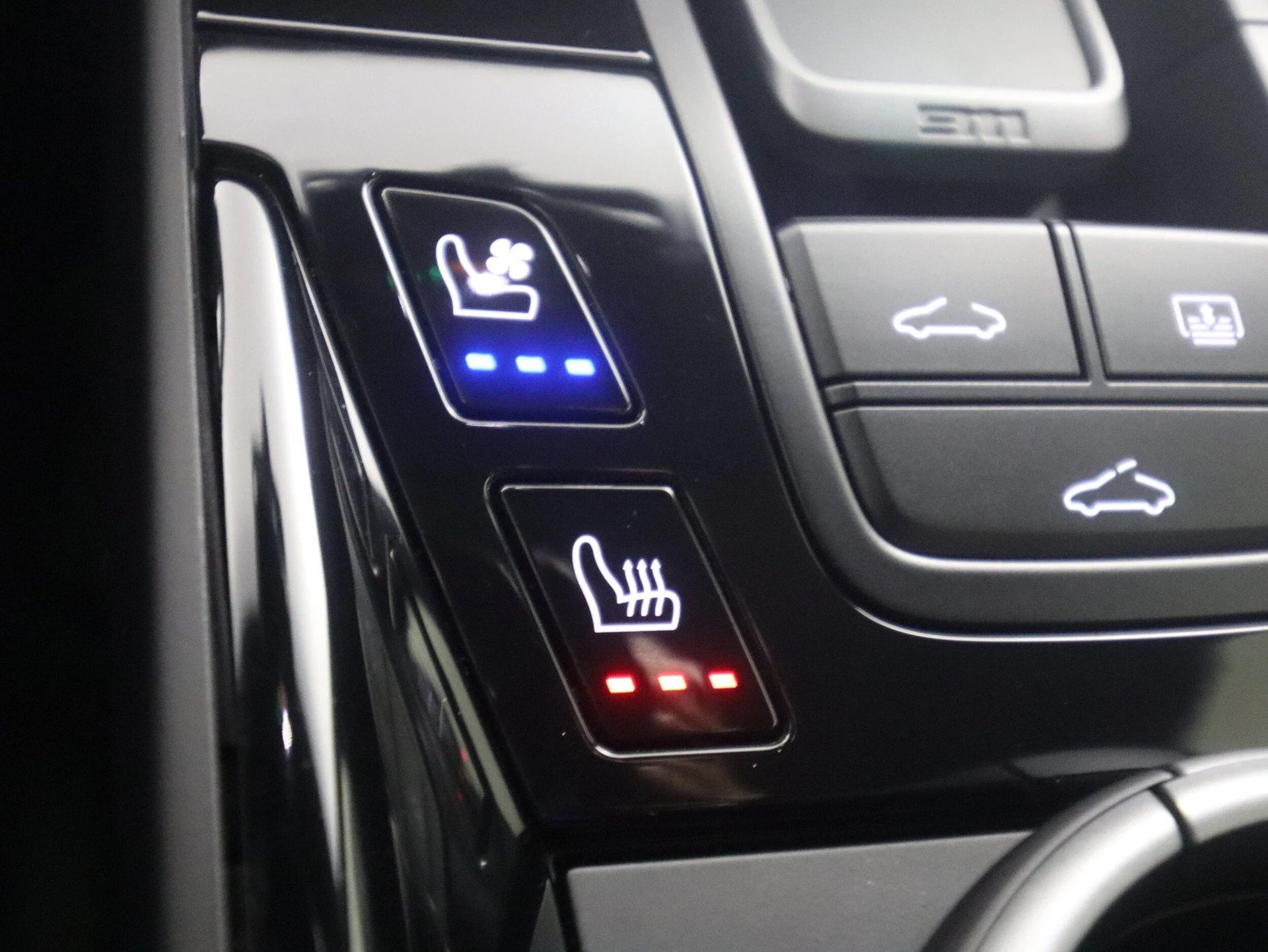 mph022_1259096697_d7175c487518b2839b912bfc1ade9b73x_b677c6d512