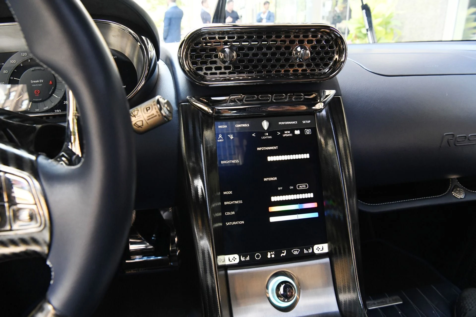 mph022_1265740808_10195_p24_l_65bc977f32