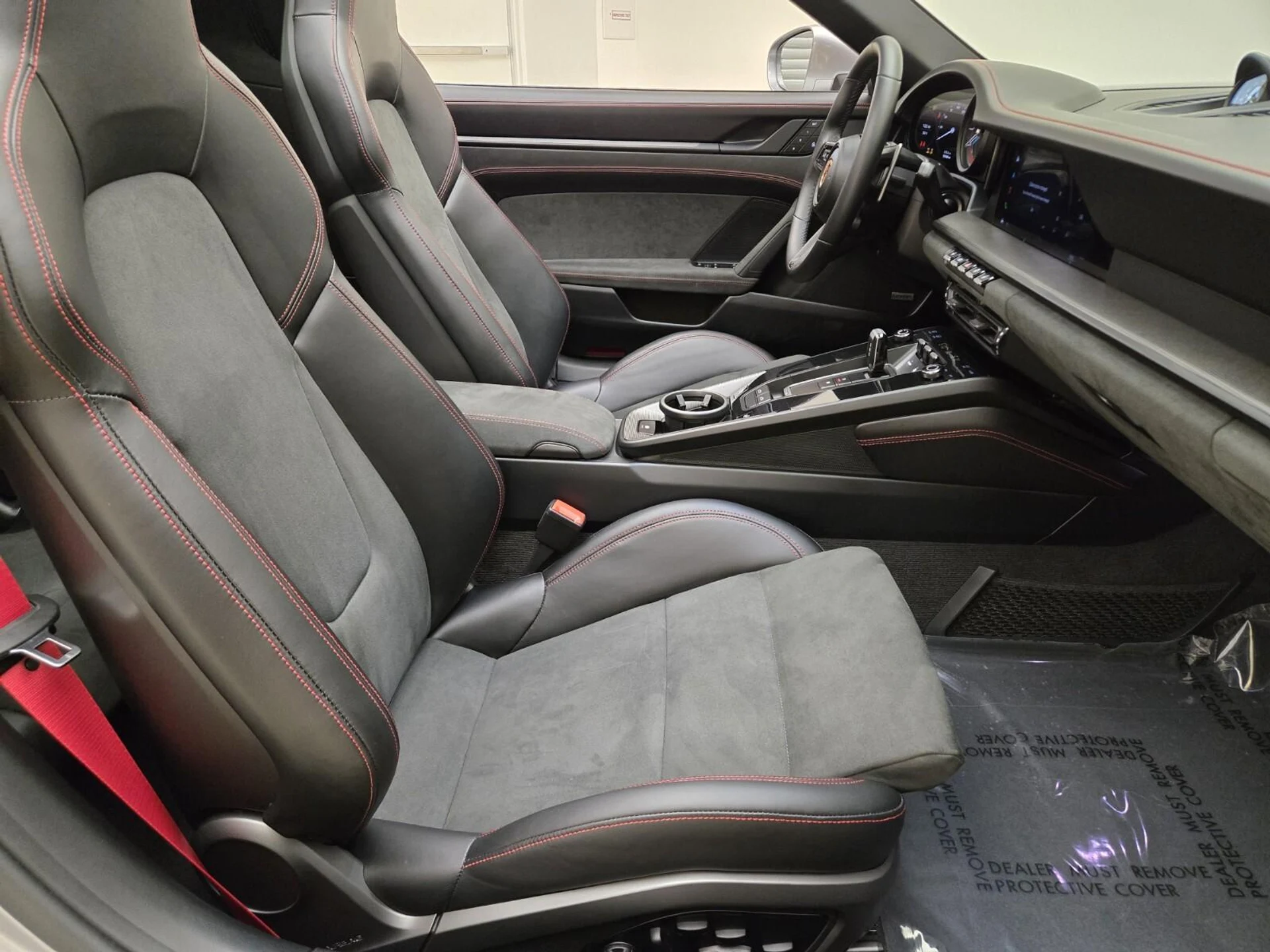 mph022_1266971280_Used_2023_Porsche_911_Targa_4_GTS_1753163265_1378f58c6e