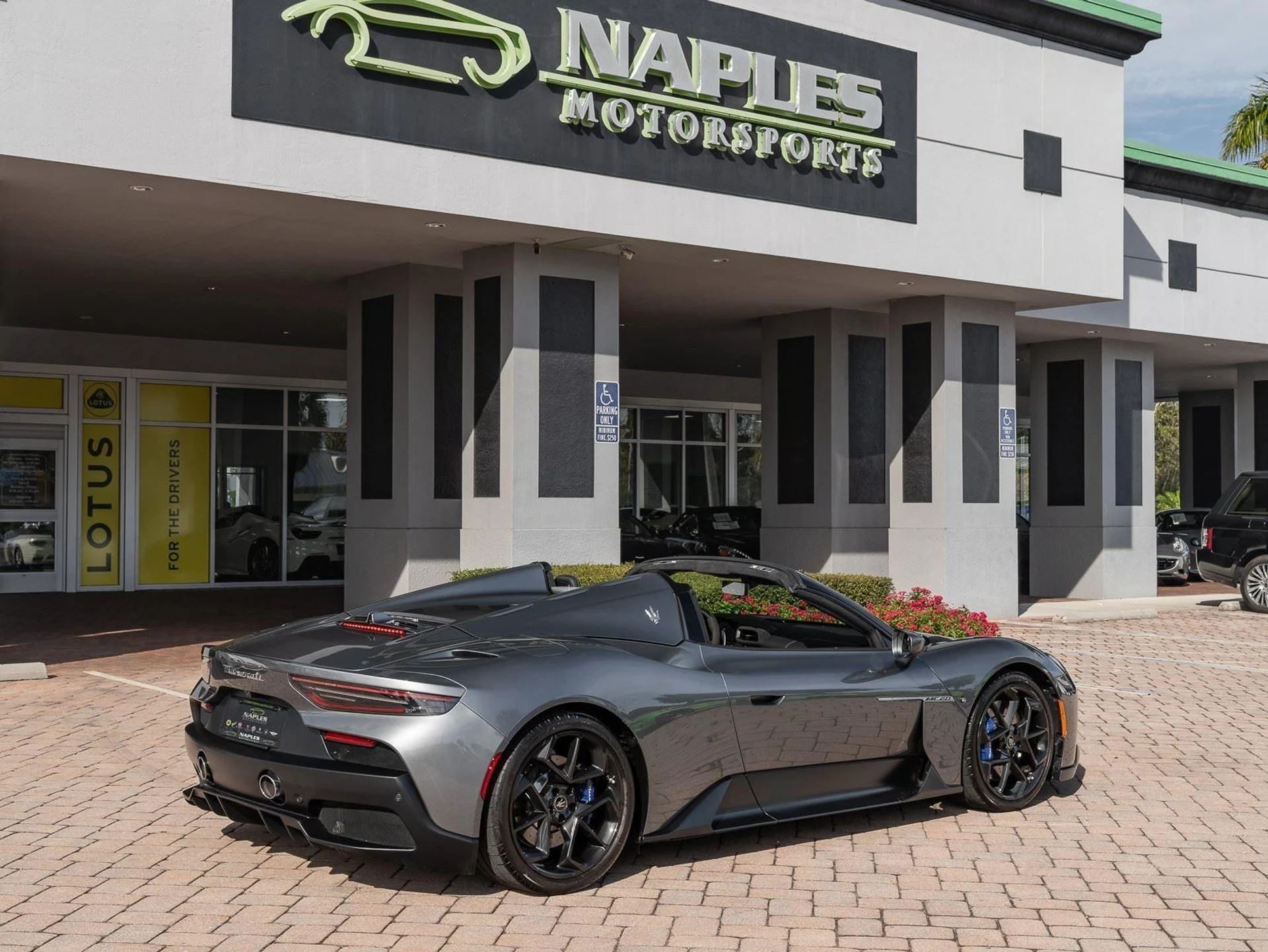 mph022_1270355871_Used_2023_Maserati_MC_20_Cielo_1773864340_50b6296be1