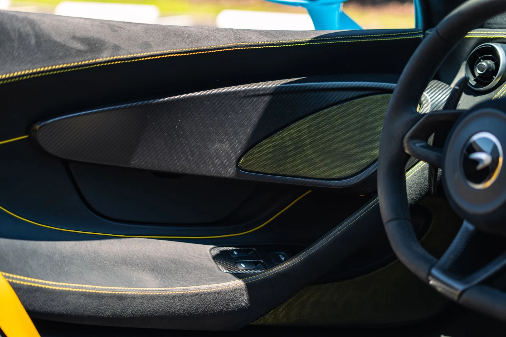 mph022_1273734652_Used_2019_Mc_Laren_570_S_Spider_1781728505_5e3046fa7d