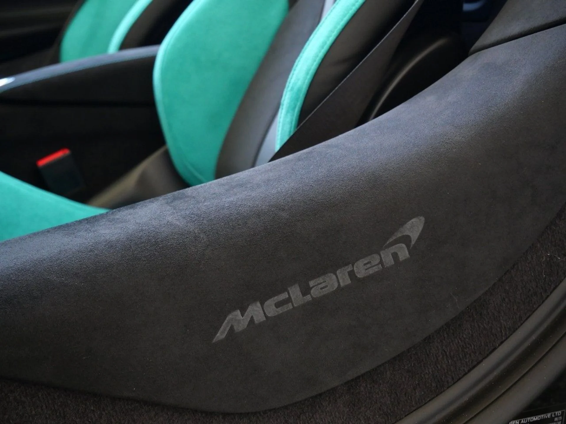 mph022_1277319014_ecba8a9d50db579df5ec225f8b7ad5f1x_c68cecb1ea