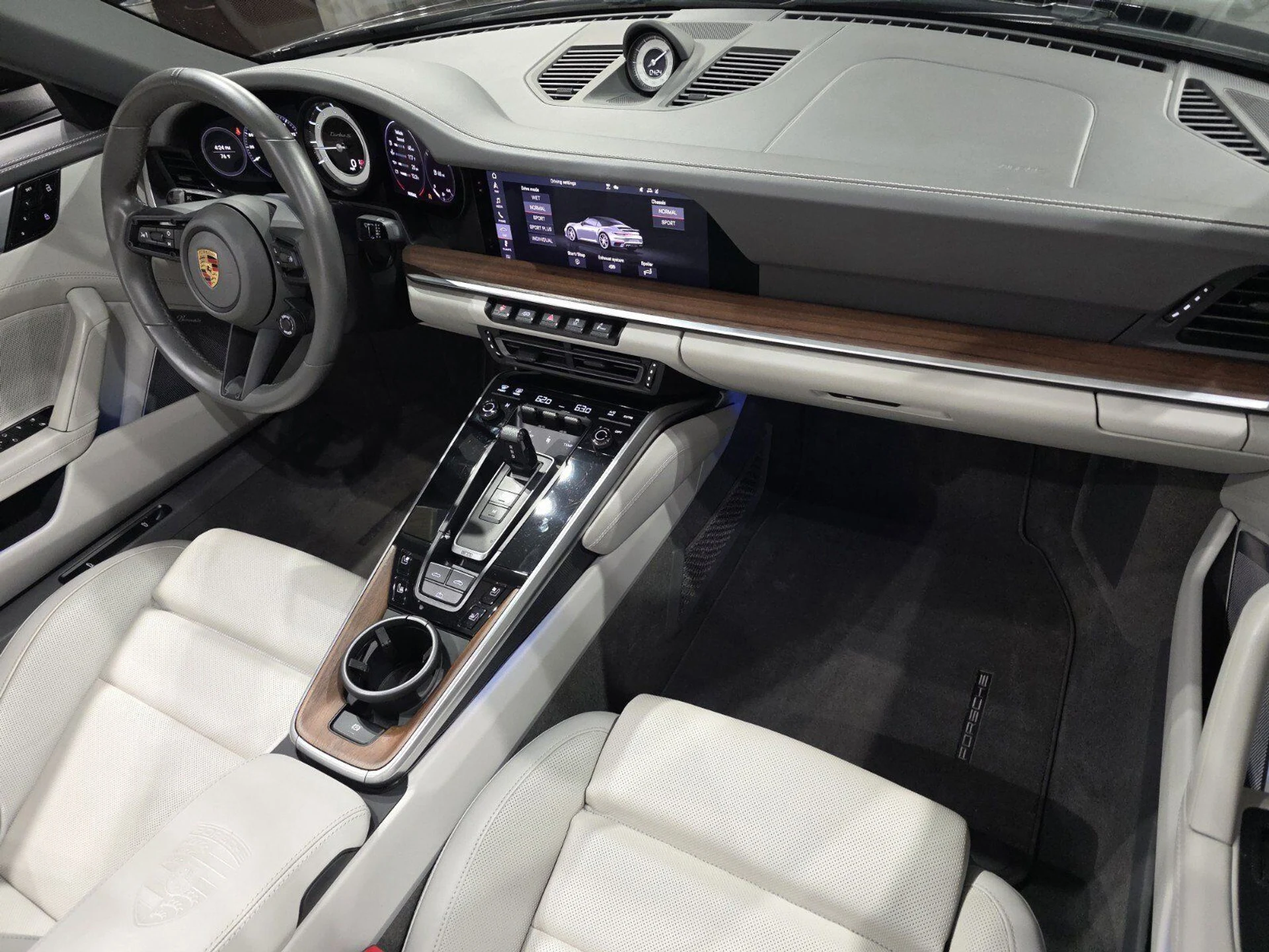 mph022_1280988264_09ad993bb83d02b9456999b2882589f9_4898a6a073