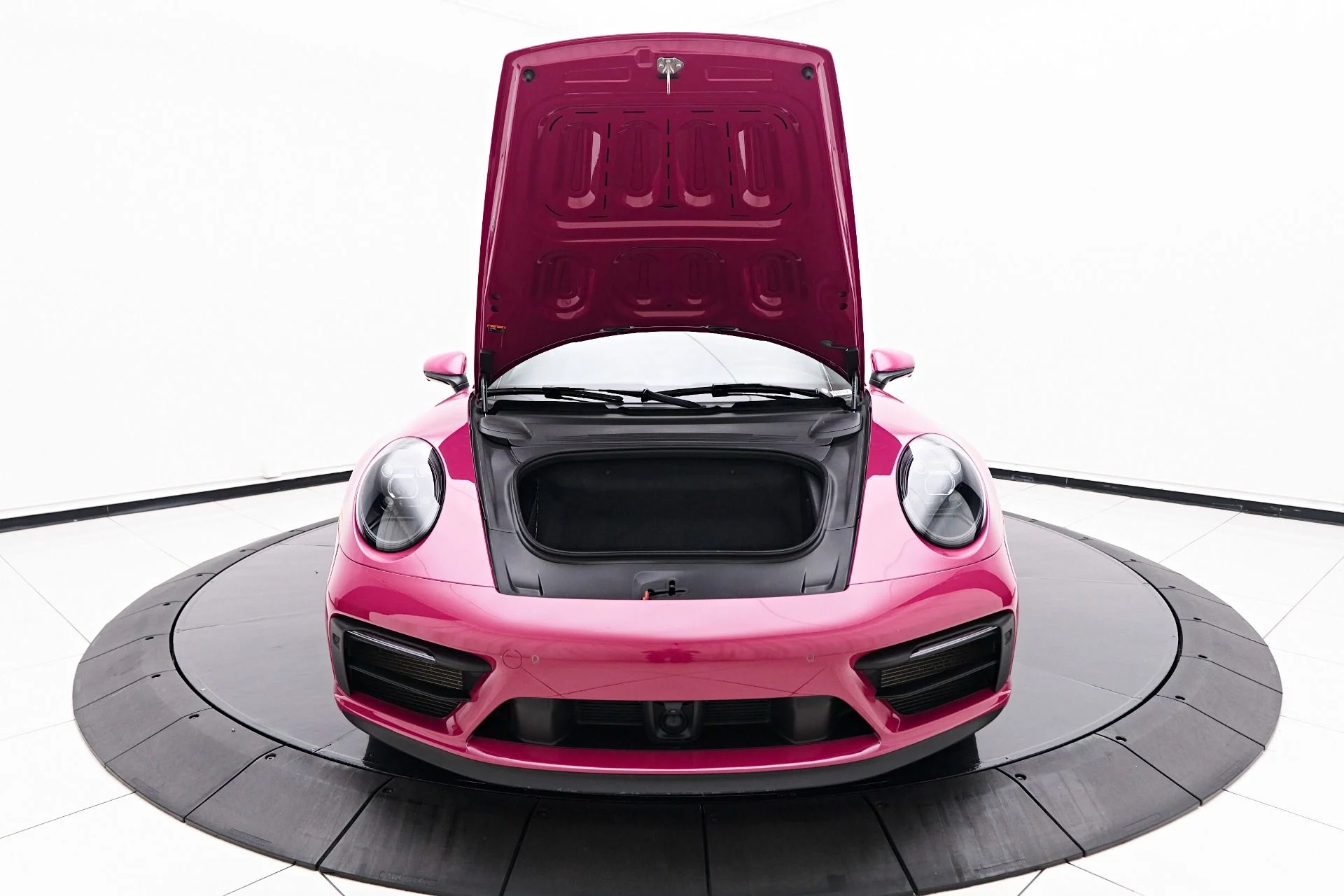 mph022_1283440029_Used_2024_Porsche_911_Targa_4_GTS_1756951225_be3eaad9ba