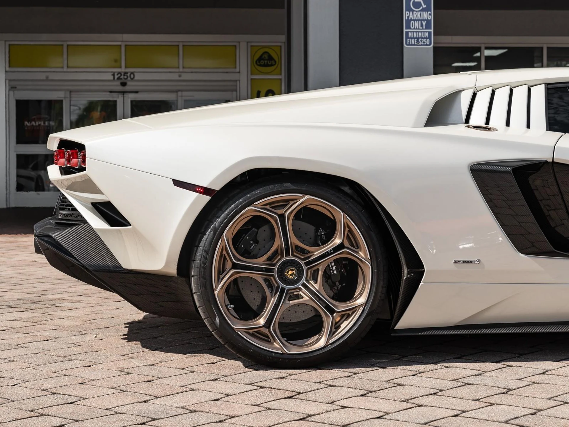 mph022_1286145456_Used_2022_Lamborghini_Countach_1762286776_10966420c4