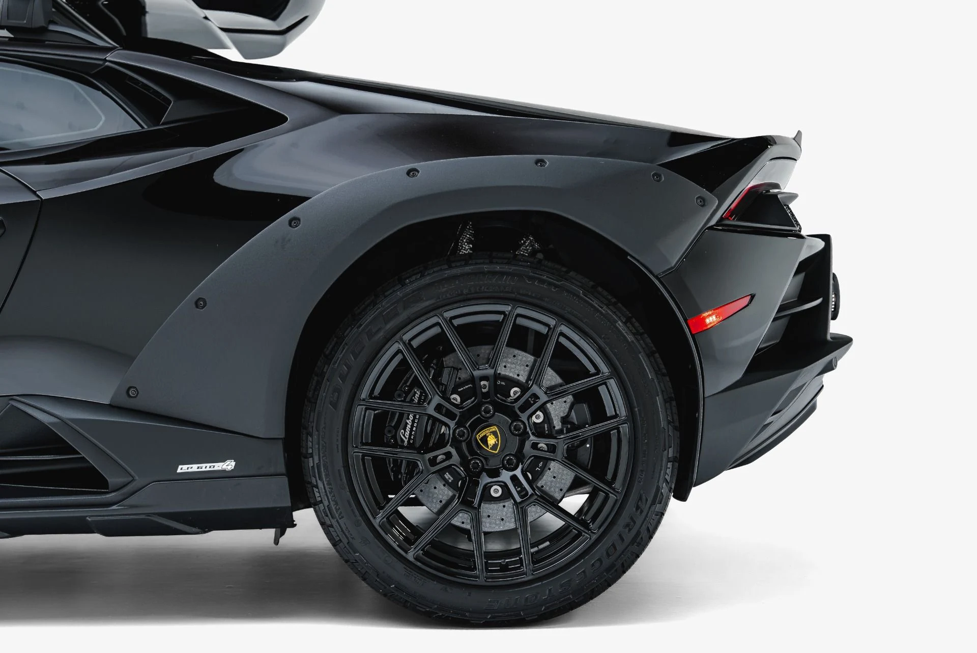 mph022_1287340757_Used_2024_Lamborghini_Huracan_Sterrato_1792020983_a7b742c4fd