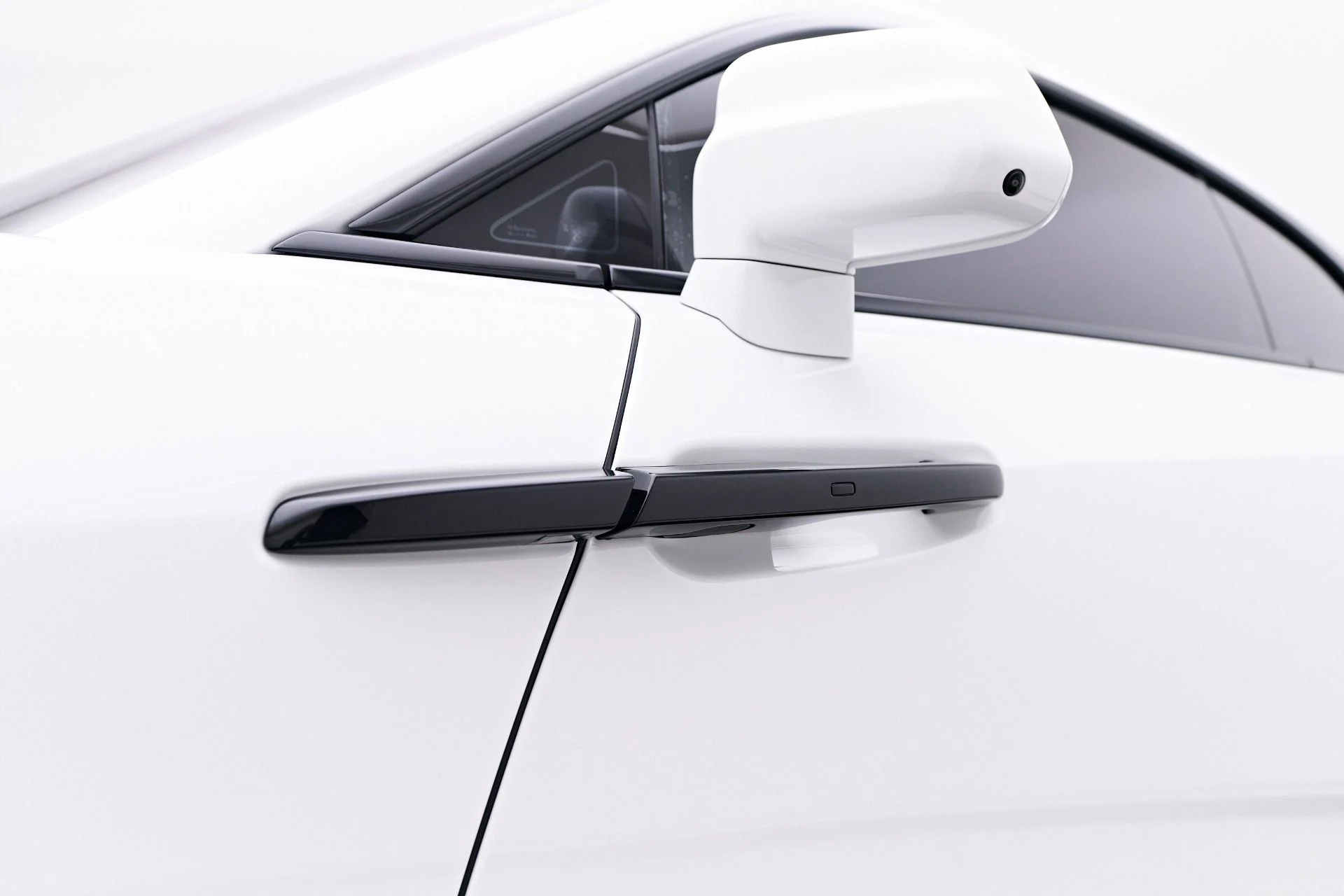 mph022_1293270314_Used_2025_Rolls_Royce_Spectre_Base_1753213338_66471c1141