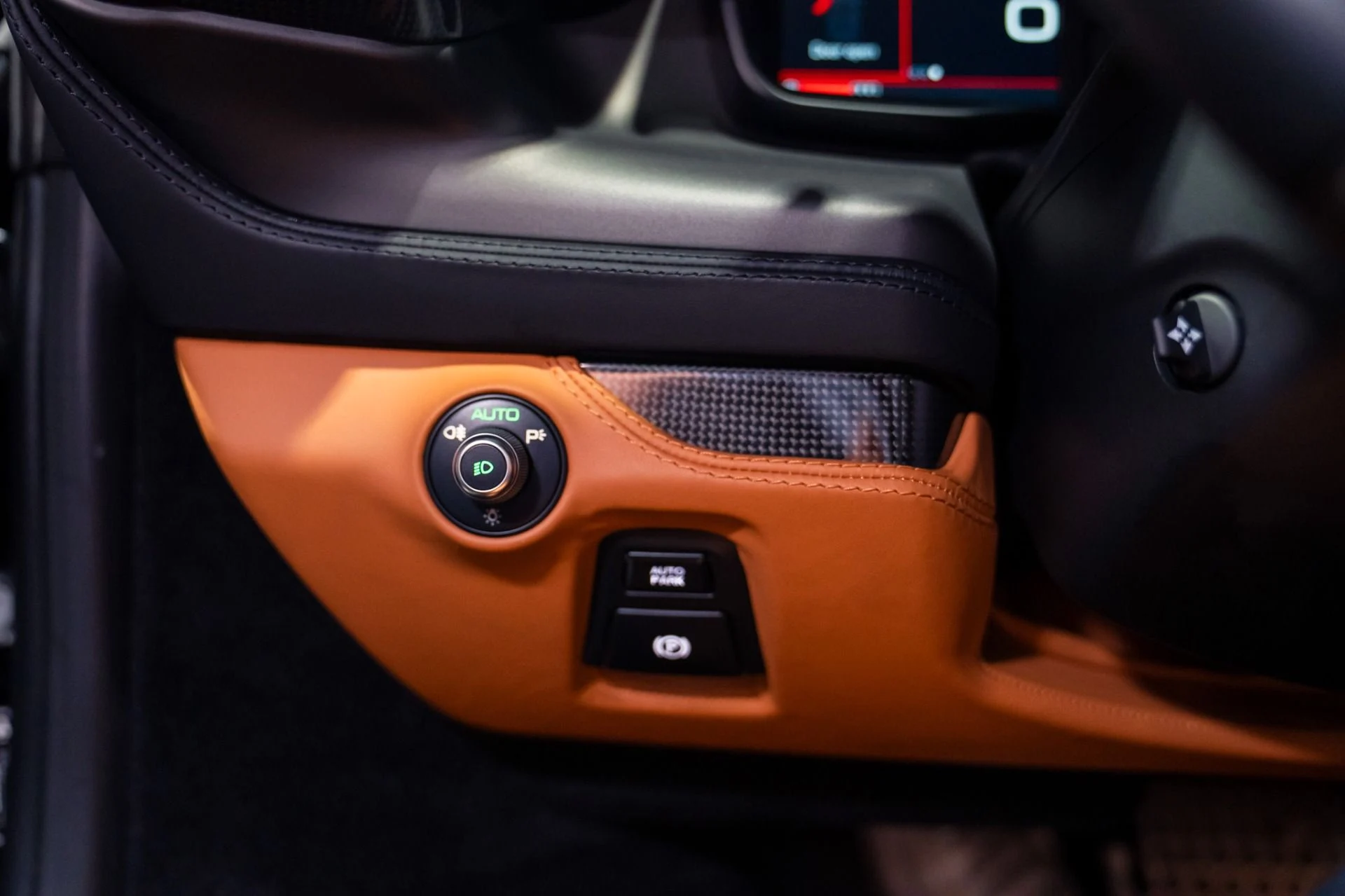 mph022_1296084145_Used_2022_Ferrari_F8_Spider_Full_Carbon_Interior_1786195645_9a26625699
