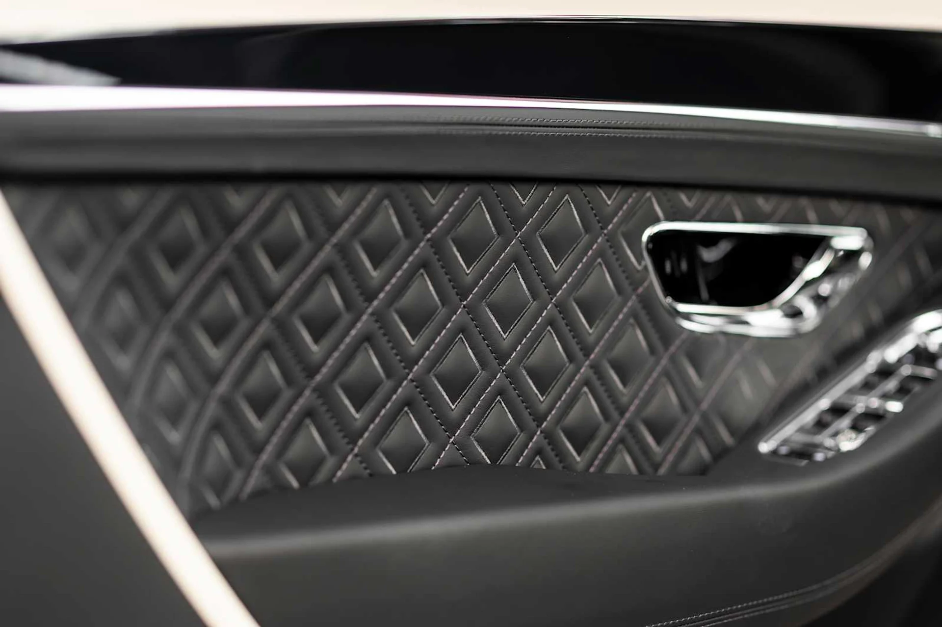 mph022_1299113272_10c6246f204218b77323d8376e581056x_738912a651