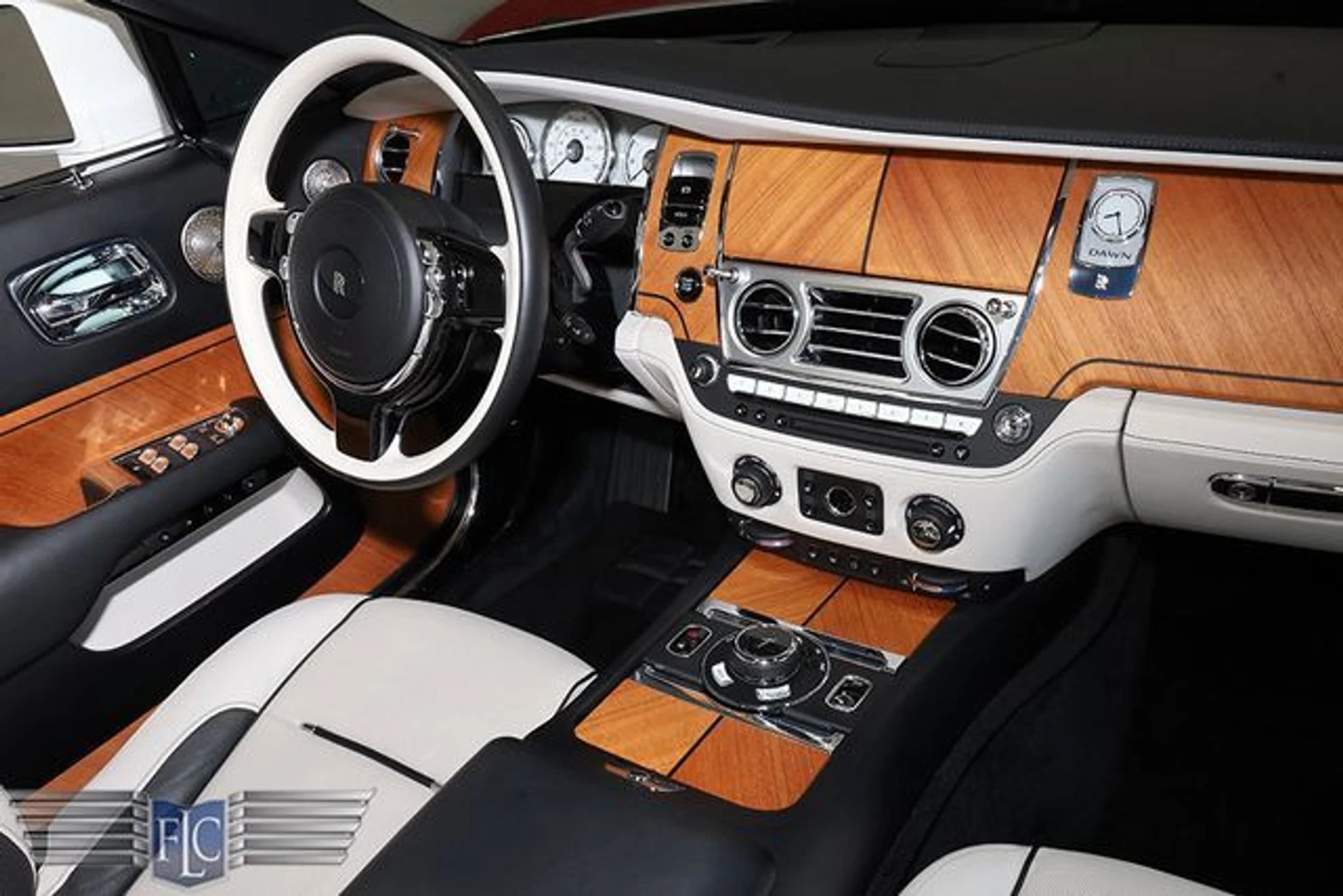 mph022_1300957529_used_2017_rolls_royce_dawn_convertible_9689_23039198_27_640_288086bd77