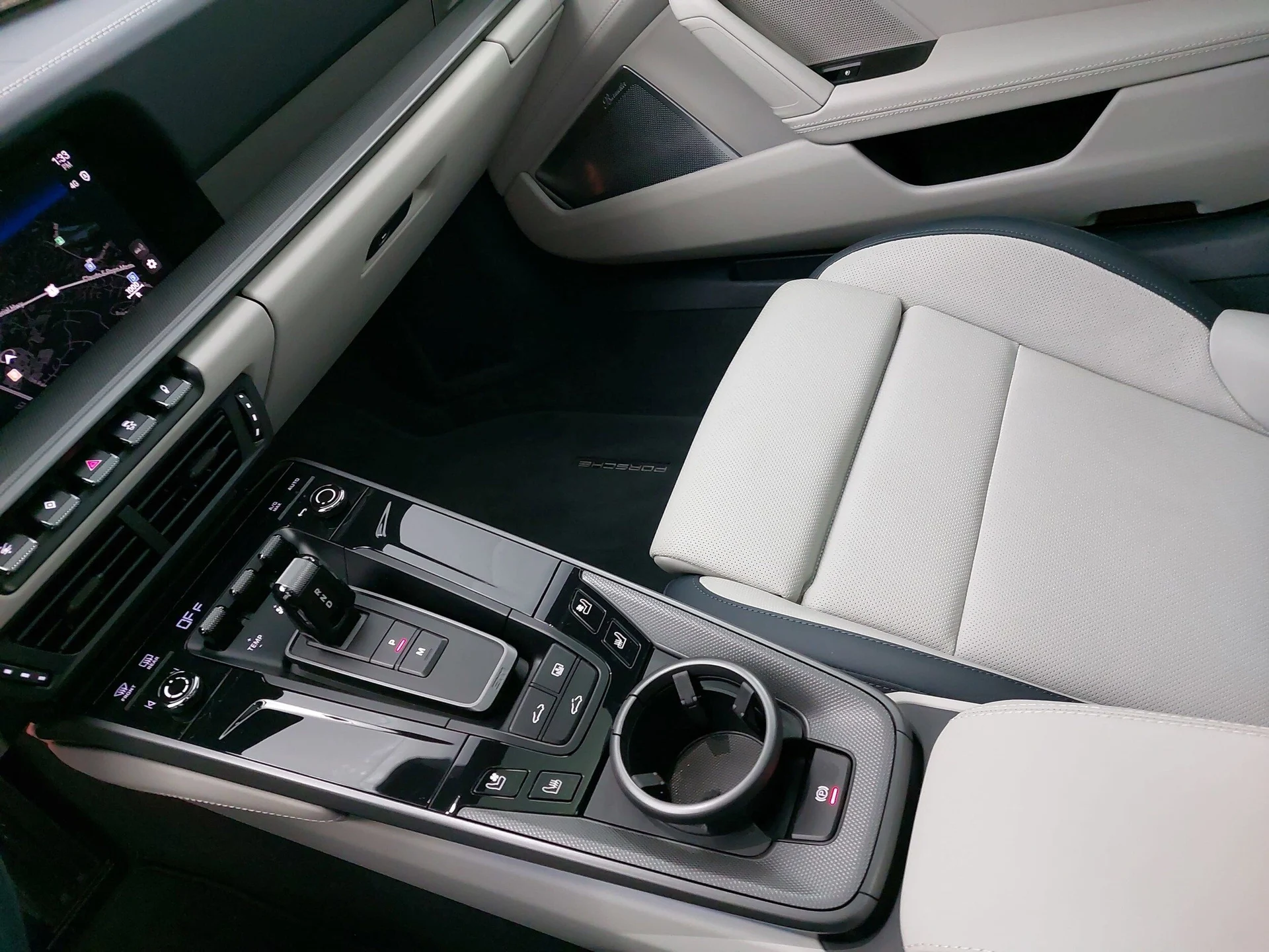 mph022_1301794698_4e459861342acb0f31324e7c6e3dd205x_4ef11050a2