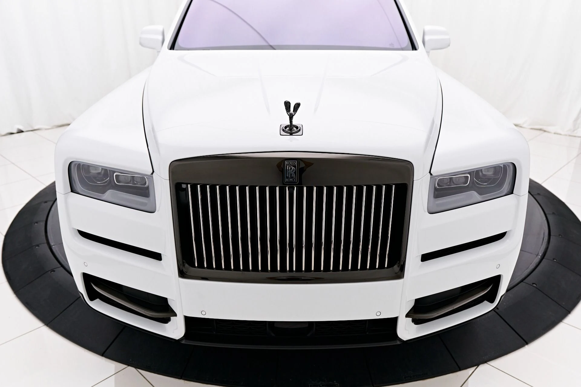 mph022_1309772596_Used_2022_Rolls_Royce_Cullinan_Base_1684807149_7e6c472882