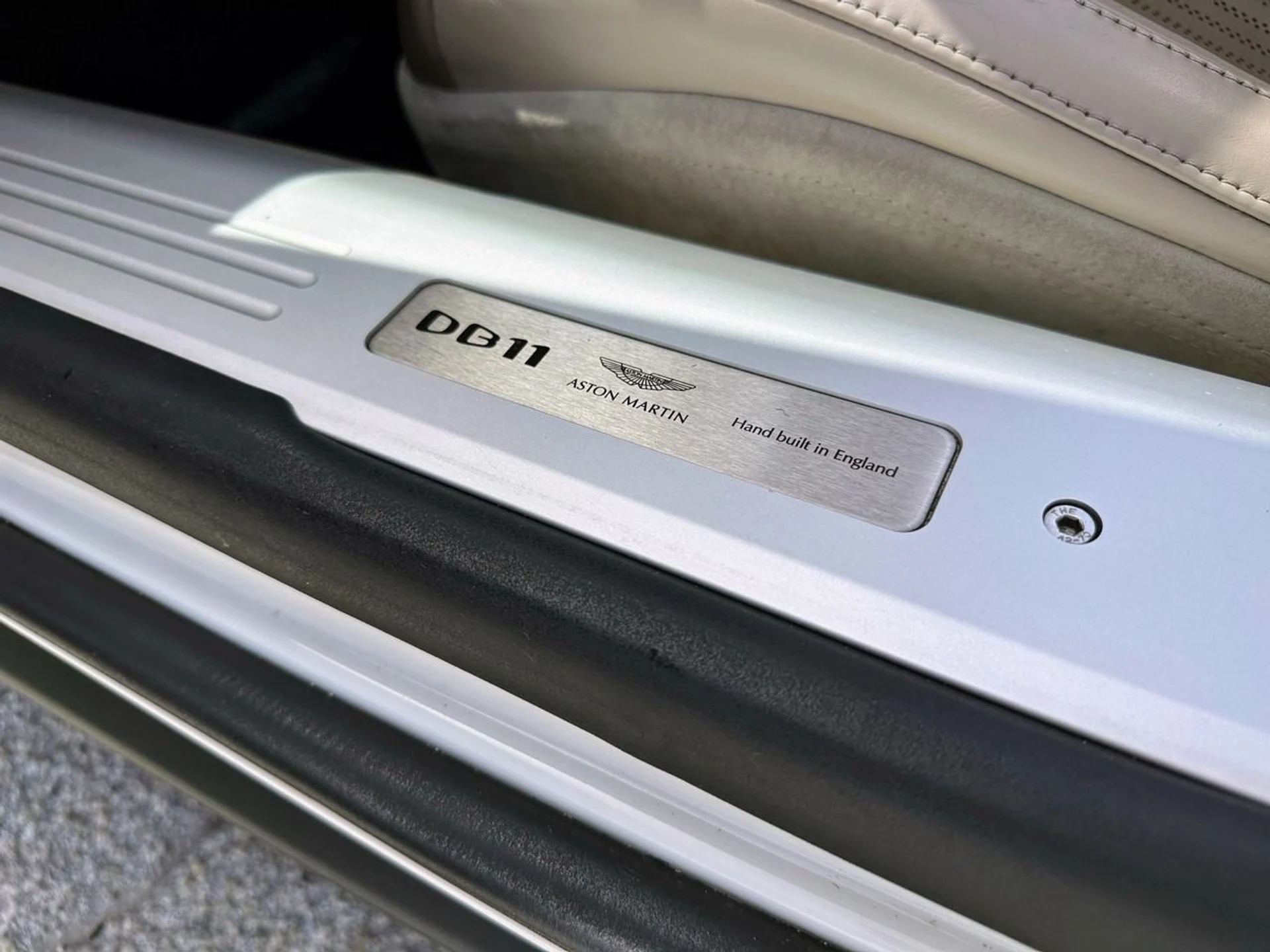 mph022_1312121616_Used_2019_Aston_Martin_DB_11_Volante_1768416506_47e47ab6da