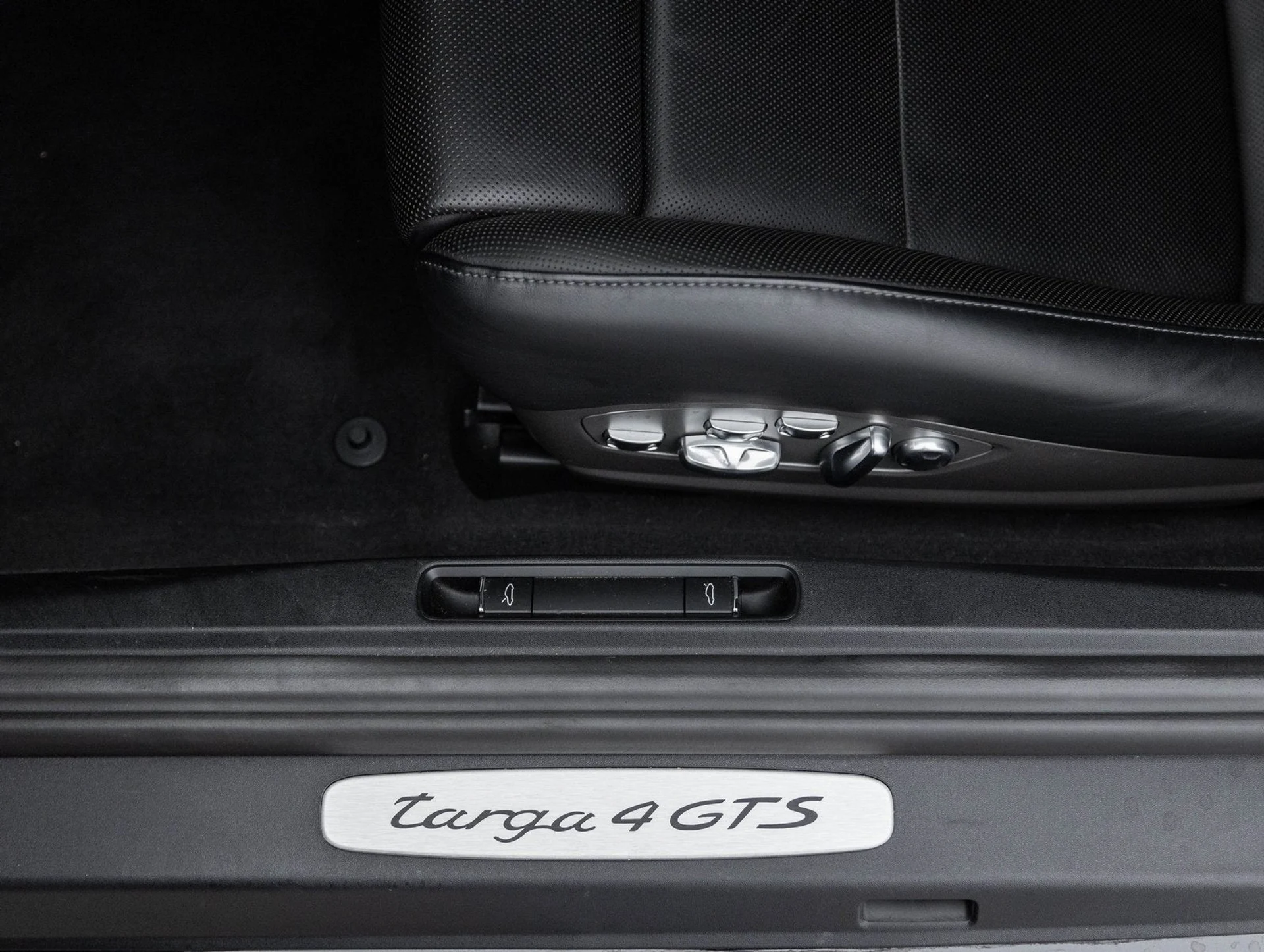 mph022_1315265710_23_dade07b8e0