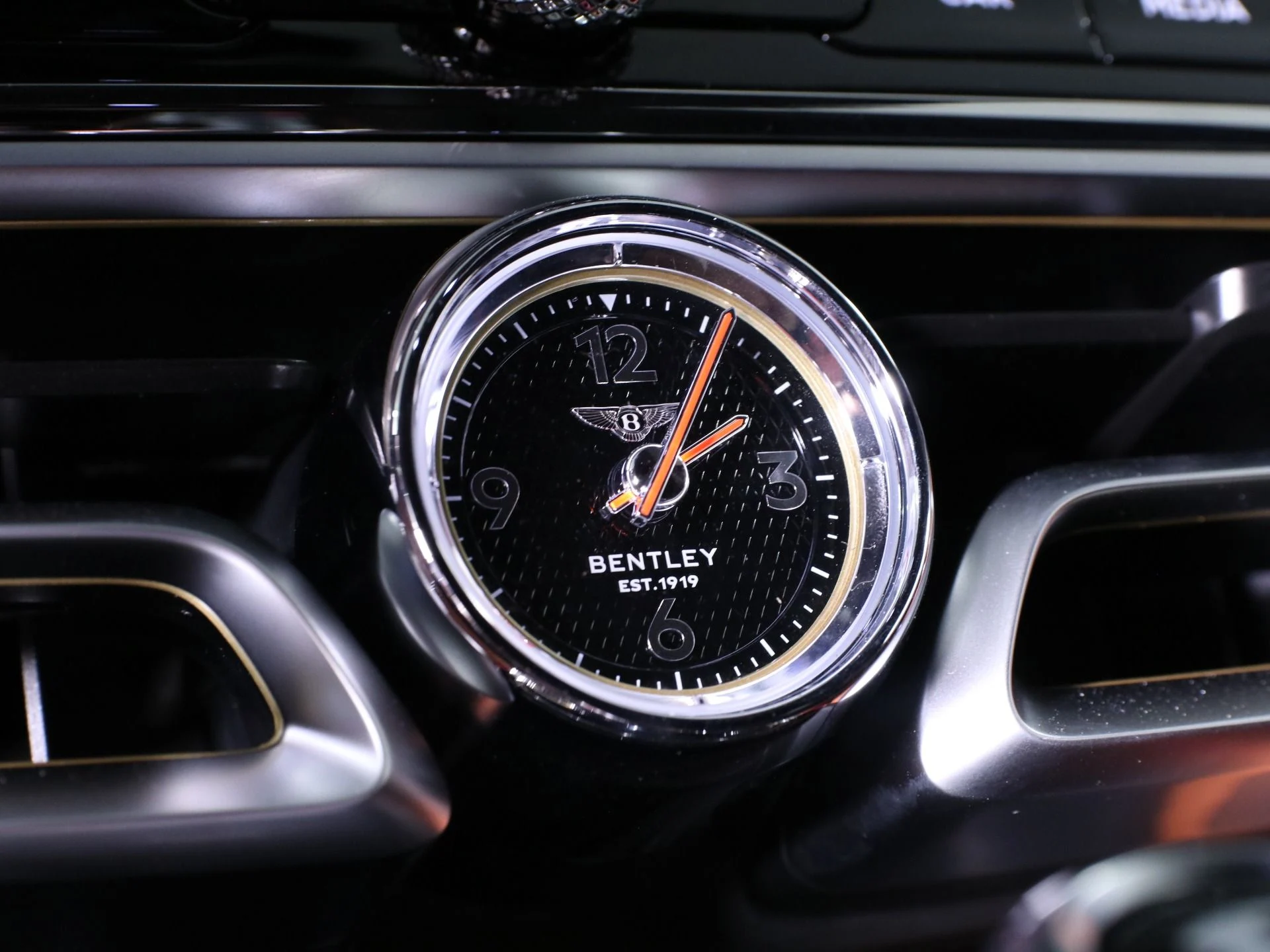 mph022_1345962064_New_2025_Bentley_Flying_Spur_Speed_1756801667_27b37dd3ba