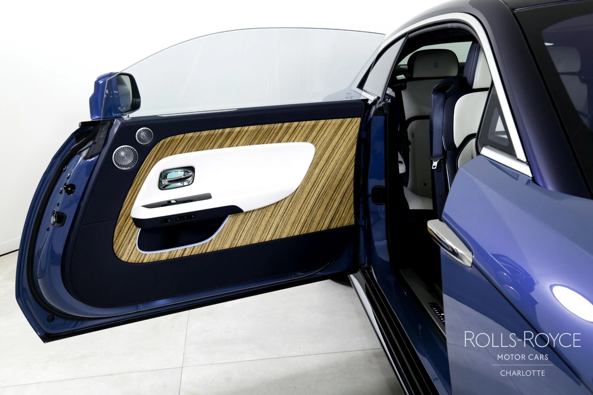 mph022_1368823277_Used_2024_Rolls_Royce_Spectre_1714171108_f5c372299f