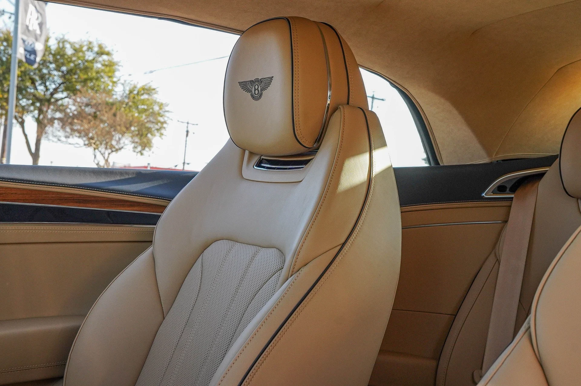 mph022_1375735194_Hi_Tech_Luxury_Imports_LLC_SCBDP_4_ZG_6_TC_025074_image_22_8cf88f15c0