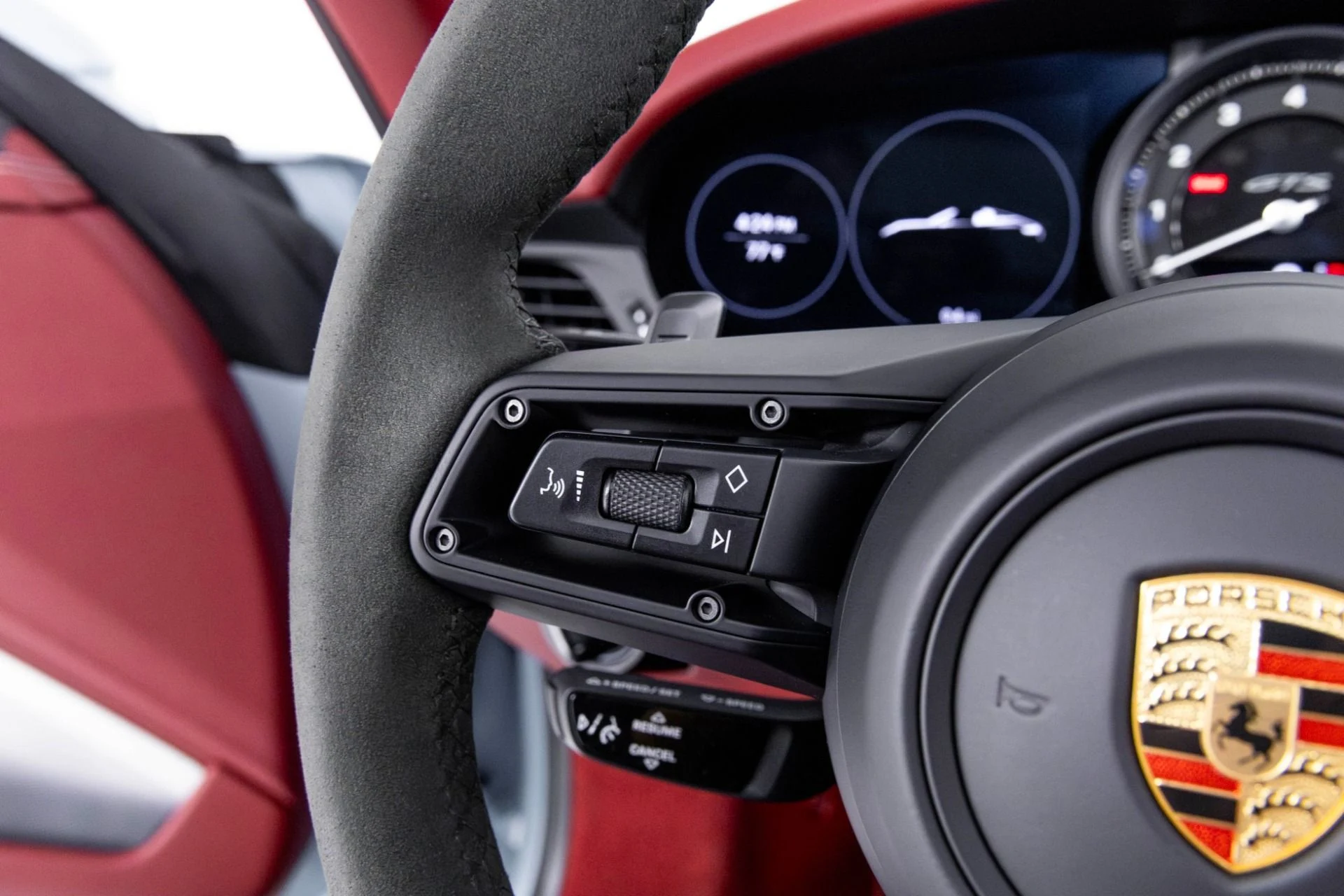 mph022_1382342055_Used_2023_Porsche_911_Targa_4_GTS_1762298431_a50cddbc38