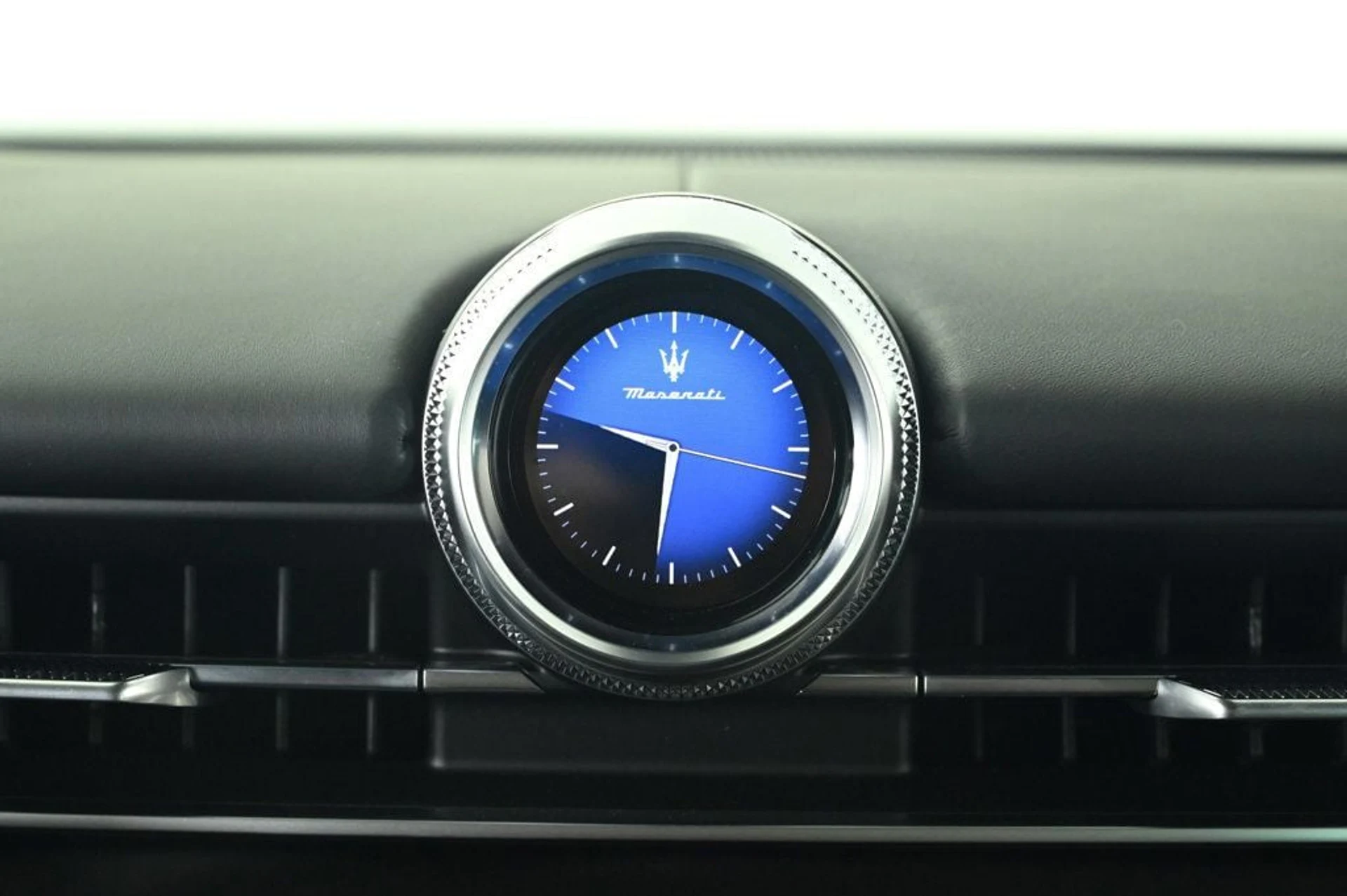 mph022_1388603109_new_2025_maserati_grecale_awd_11350_22893704_22_1024_44fc82e01d