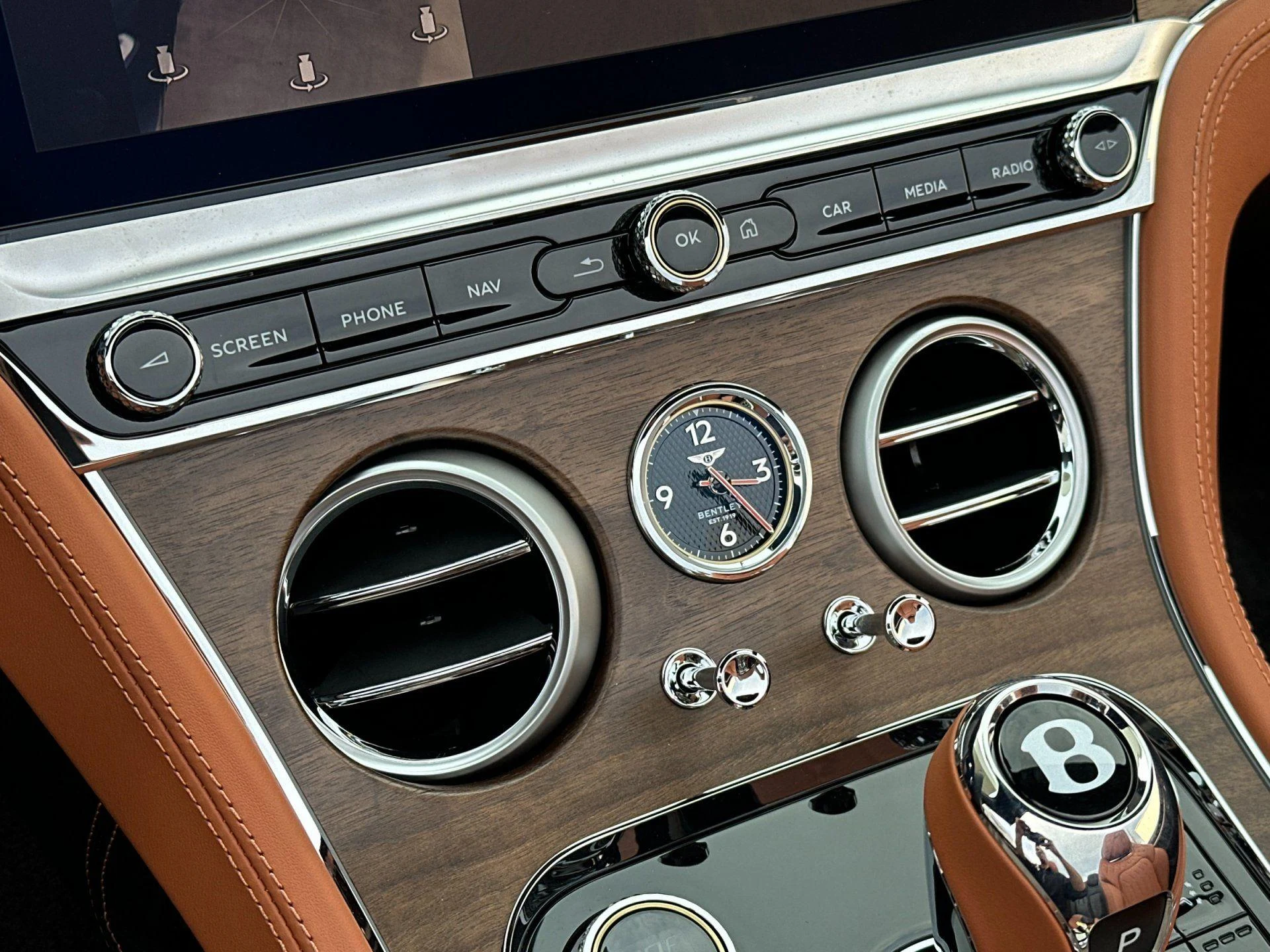 mph022_1393647333_New_2026_Bentley_Continental_GTC_1772012928_0fb2a9423c